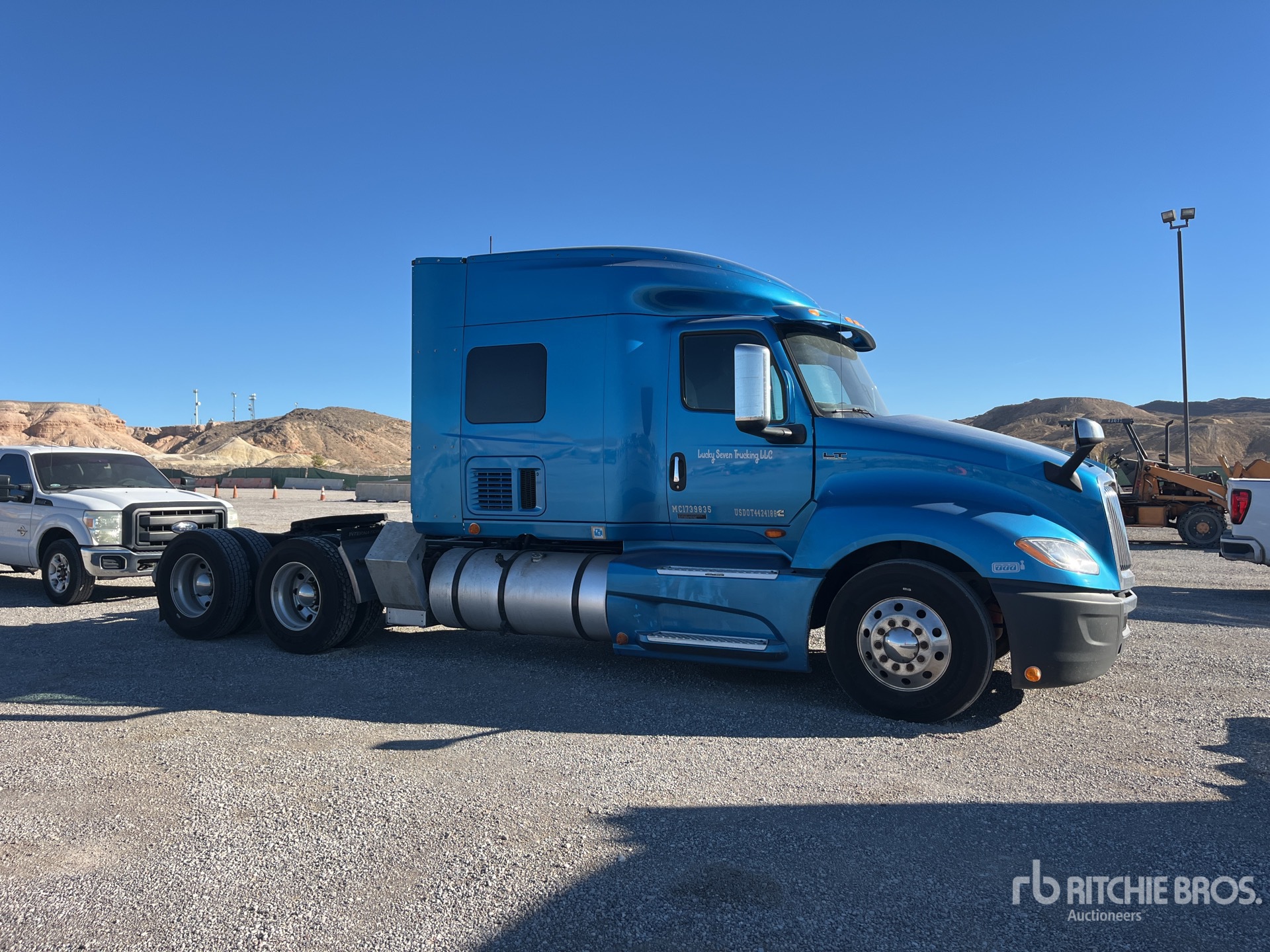 General Appearance with Picture, Right Front Corner