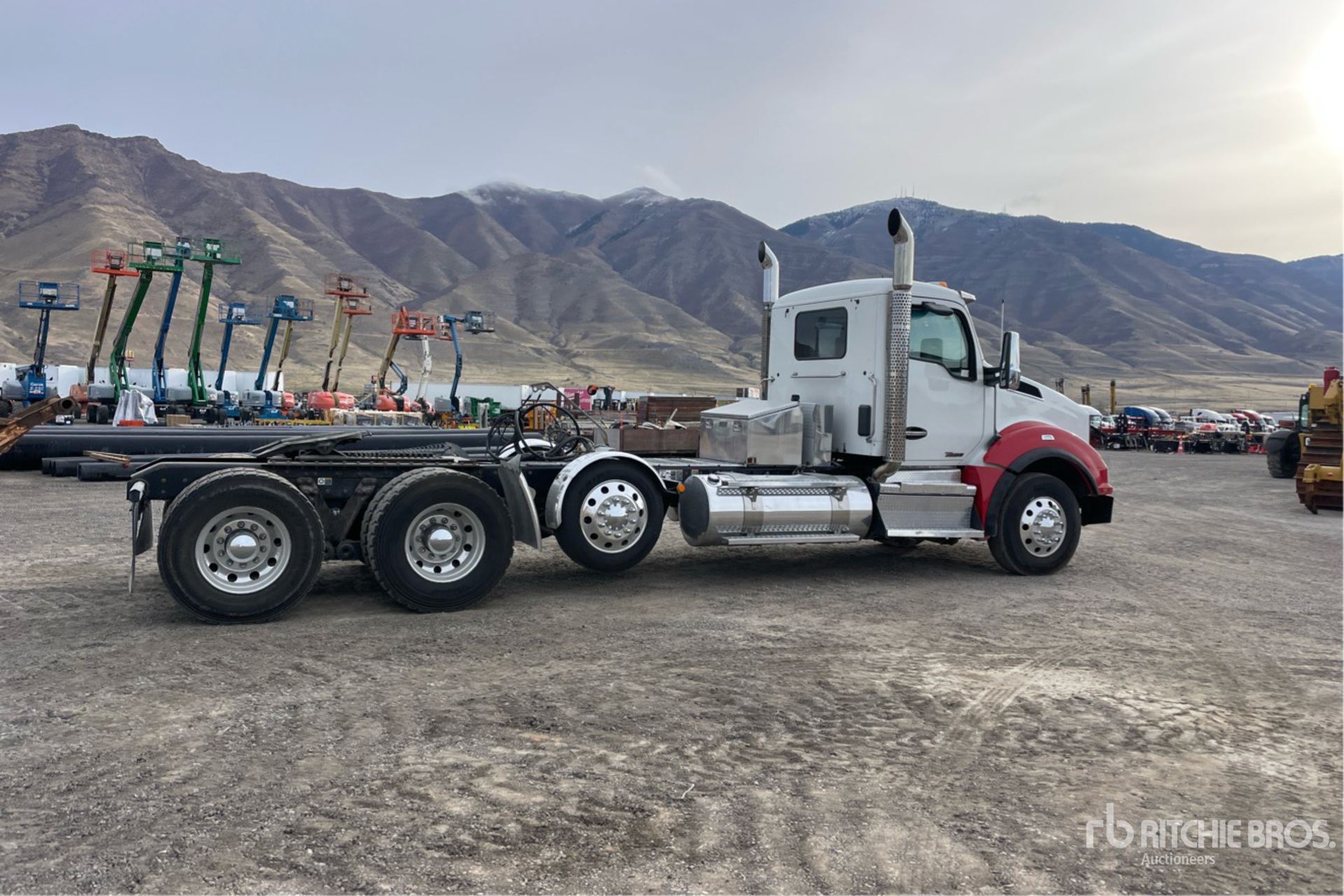 Aspect général with Image, coin arrière droit