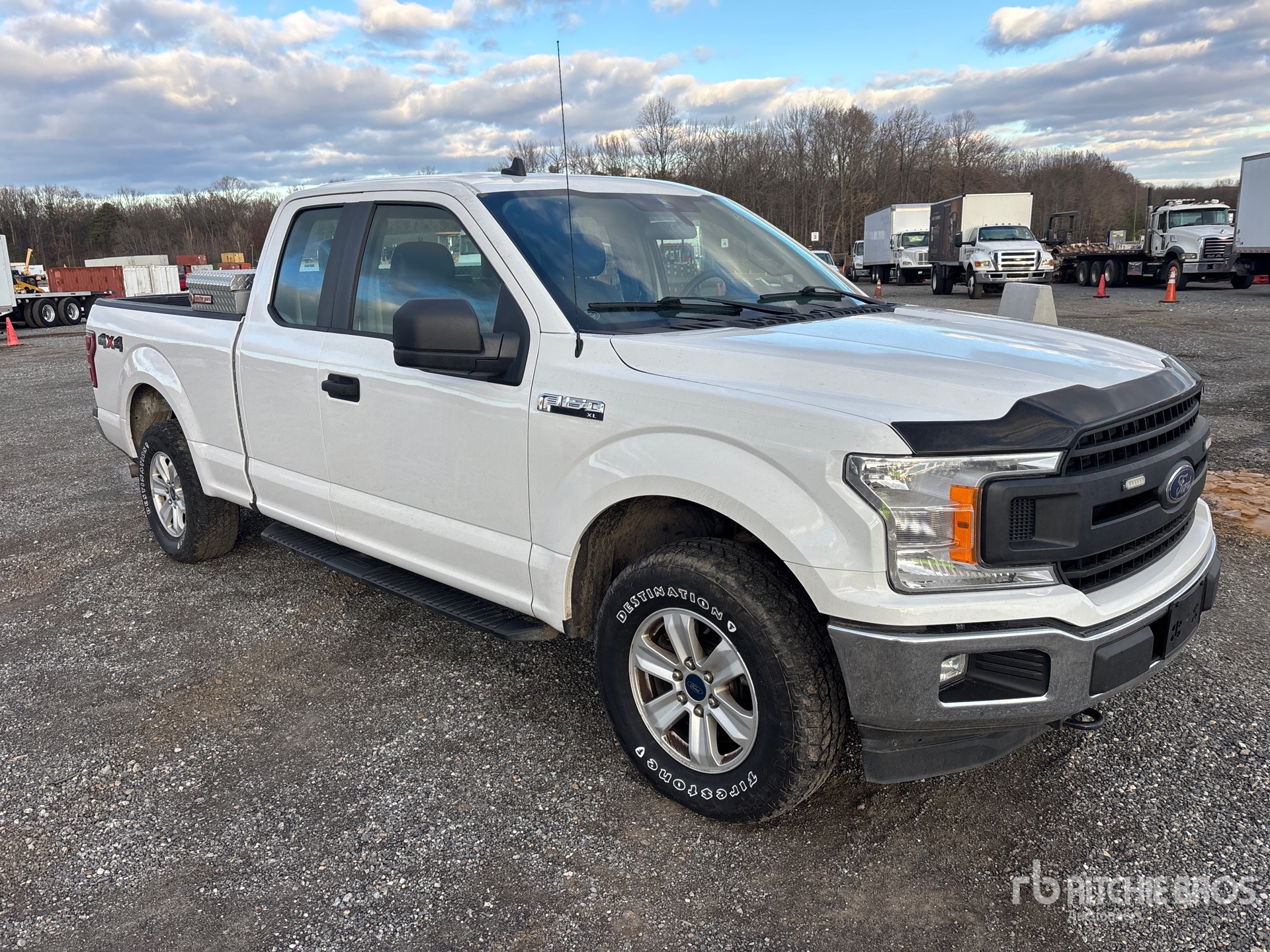 General Appearance with Picture, Right Front Corner