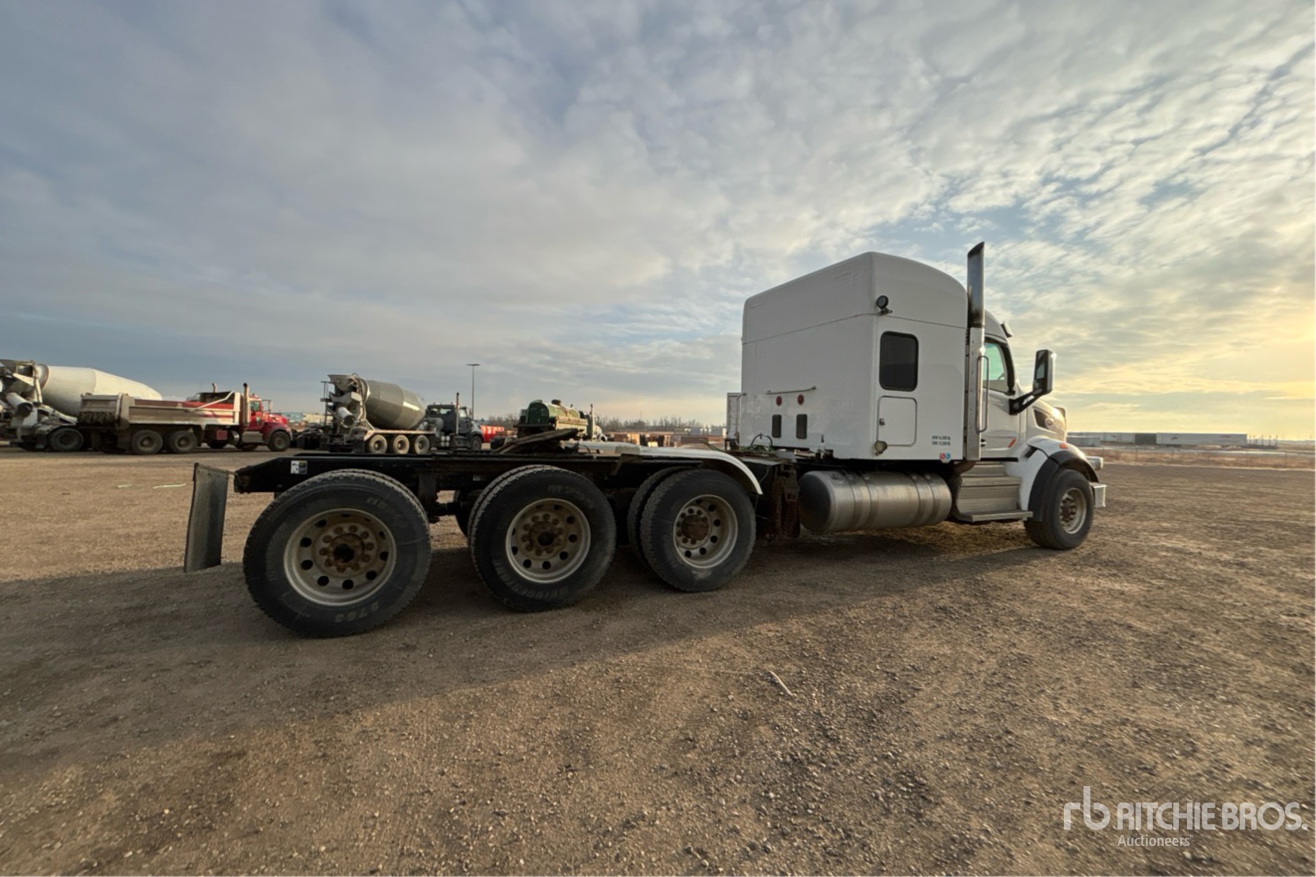 General Appearance with Imagen: esquina trasera derecha