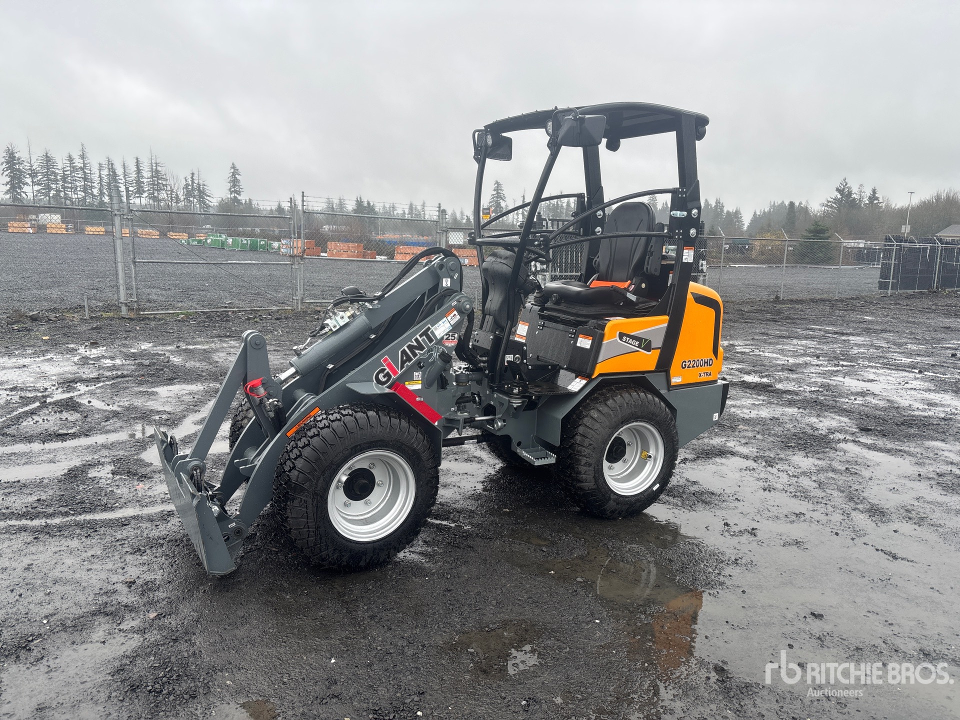 General Appearance with Foto, angolo anteriore sinistro