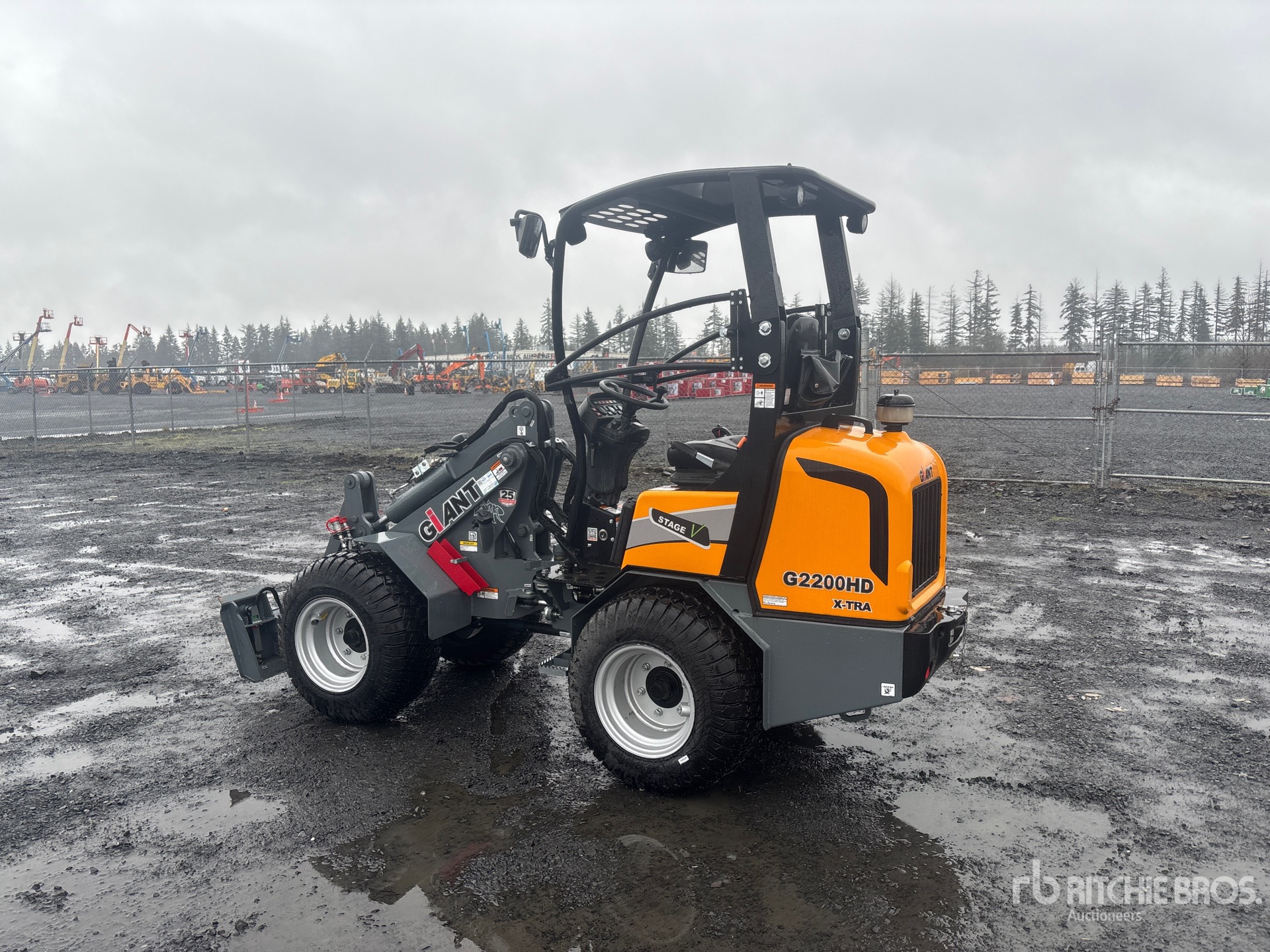 General Appearance with Foto, angolo posteriore sinistro