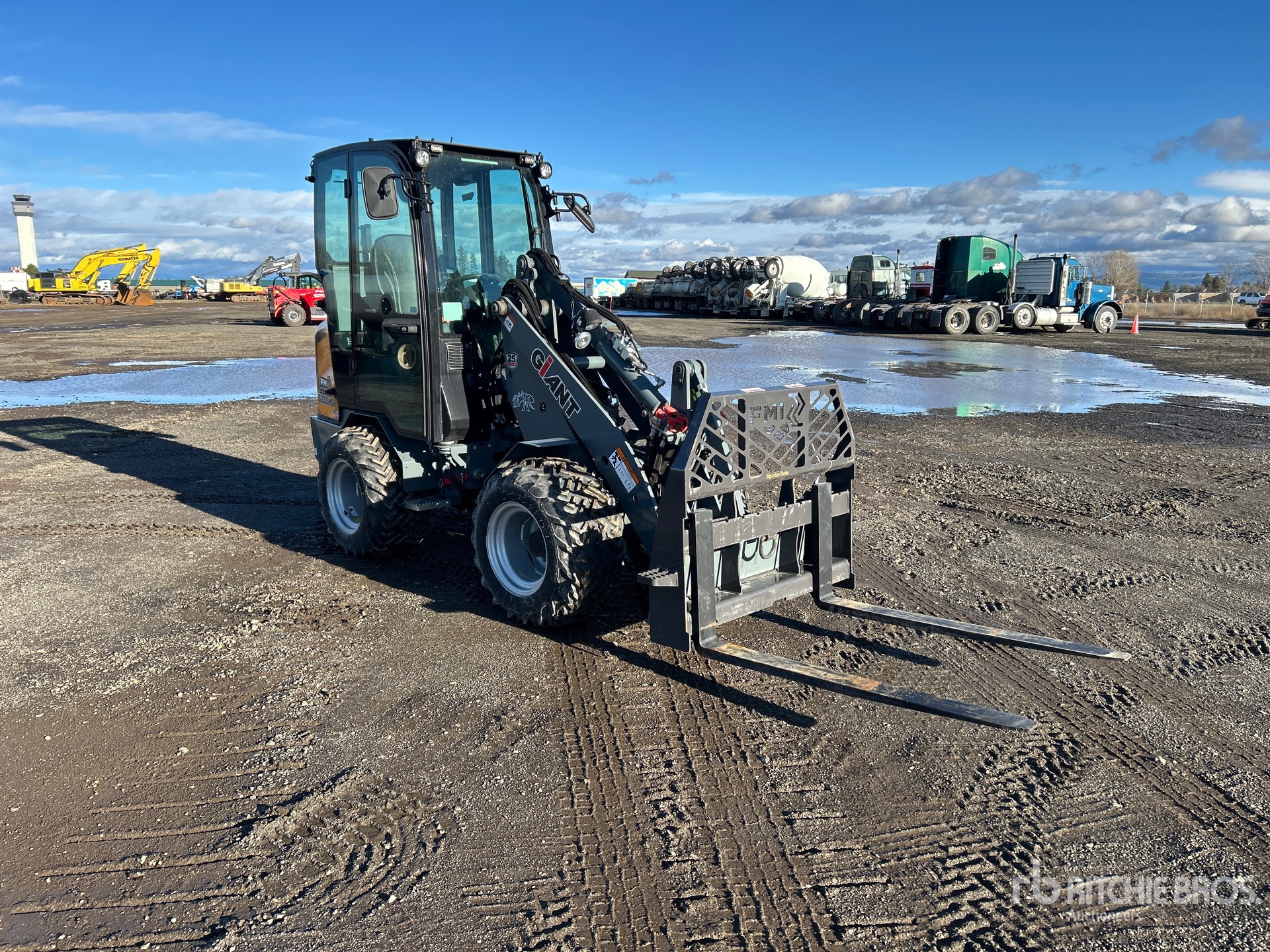 General Appearance with Picture, Right Front Corner