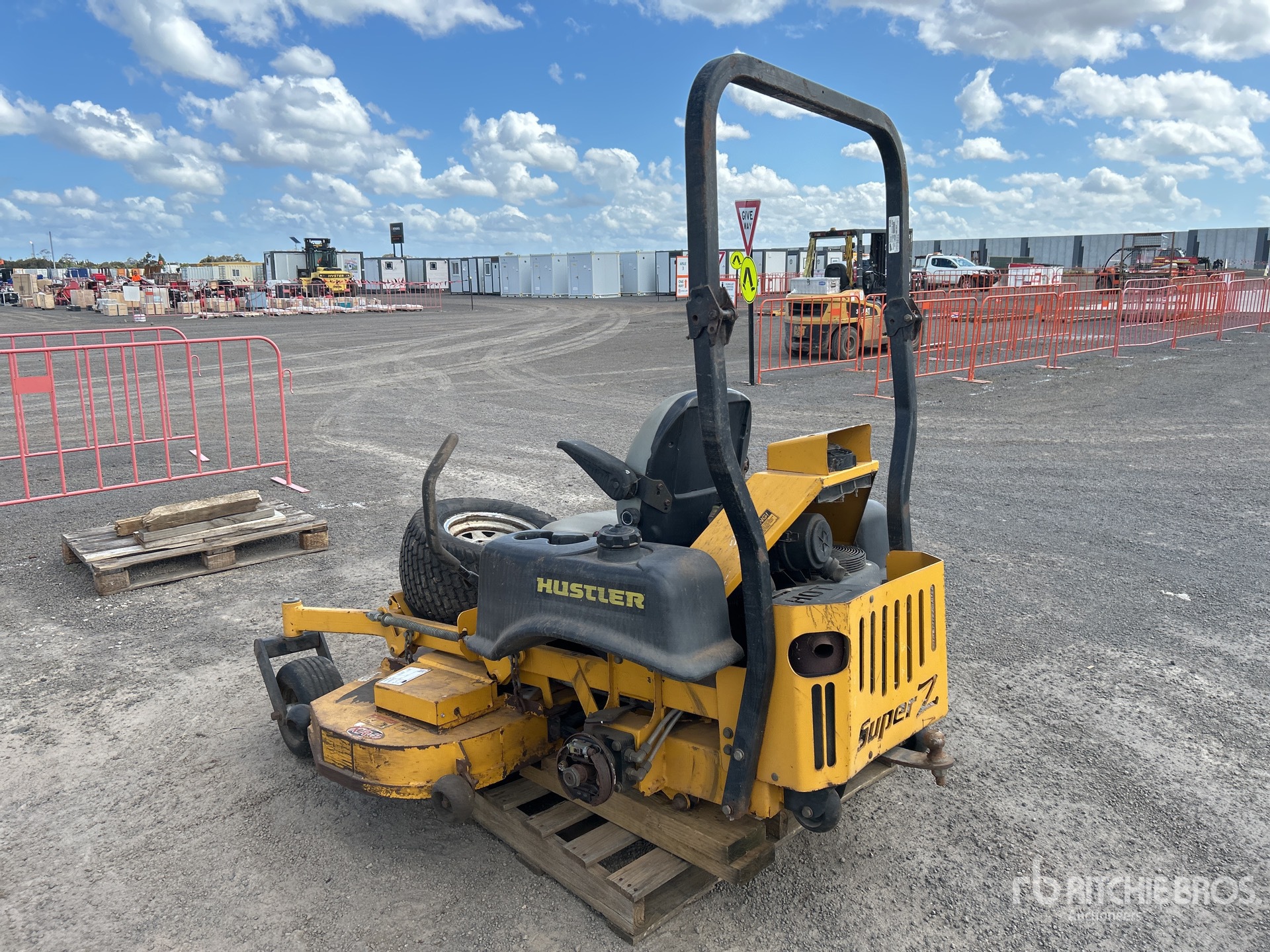 General Appearance with Bild, Ecke hinten links