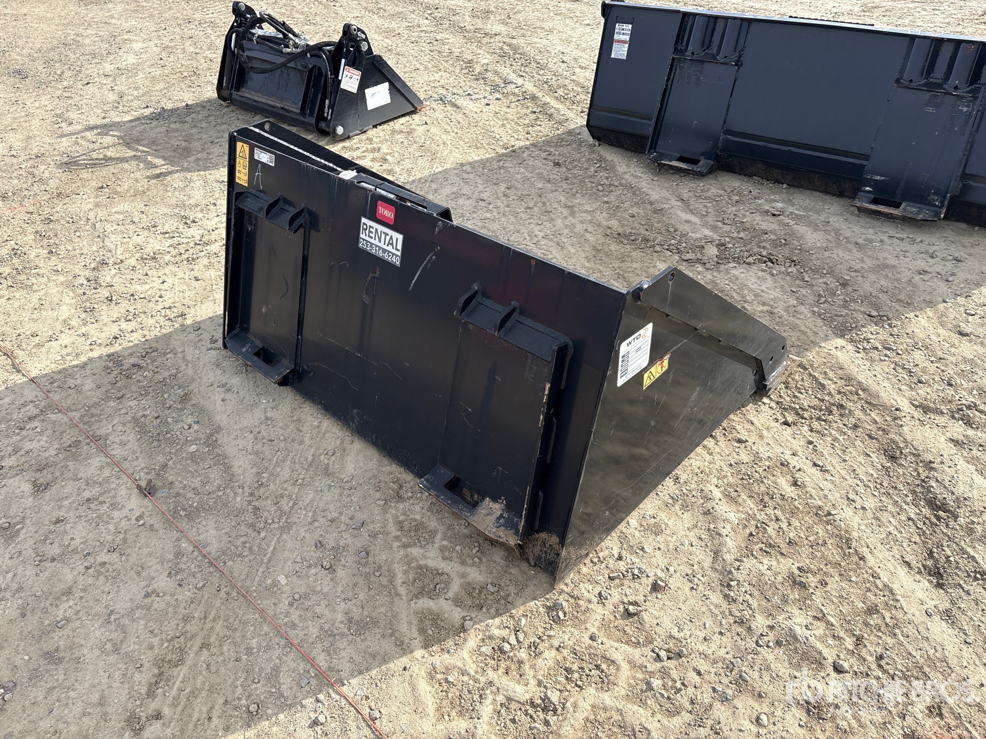 General Appearance with Picture, Right Rear Corner