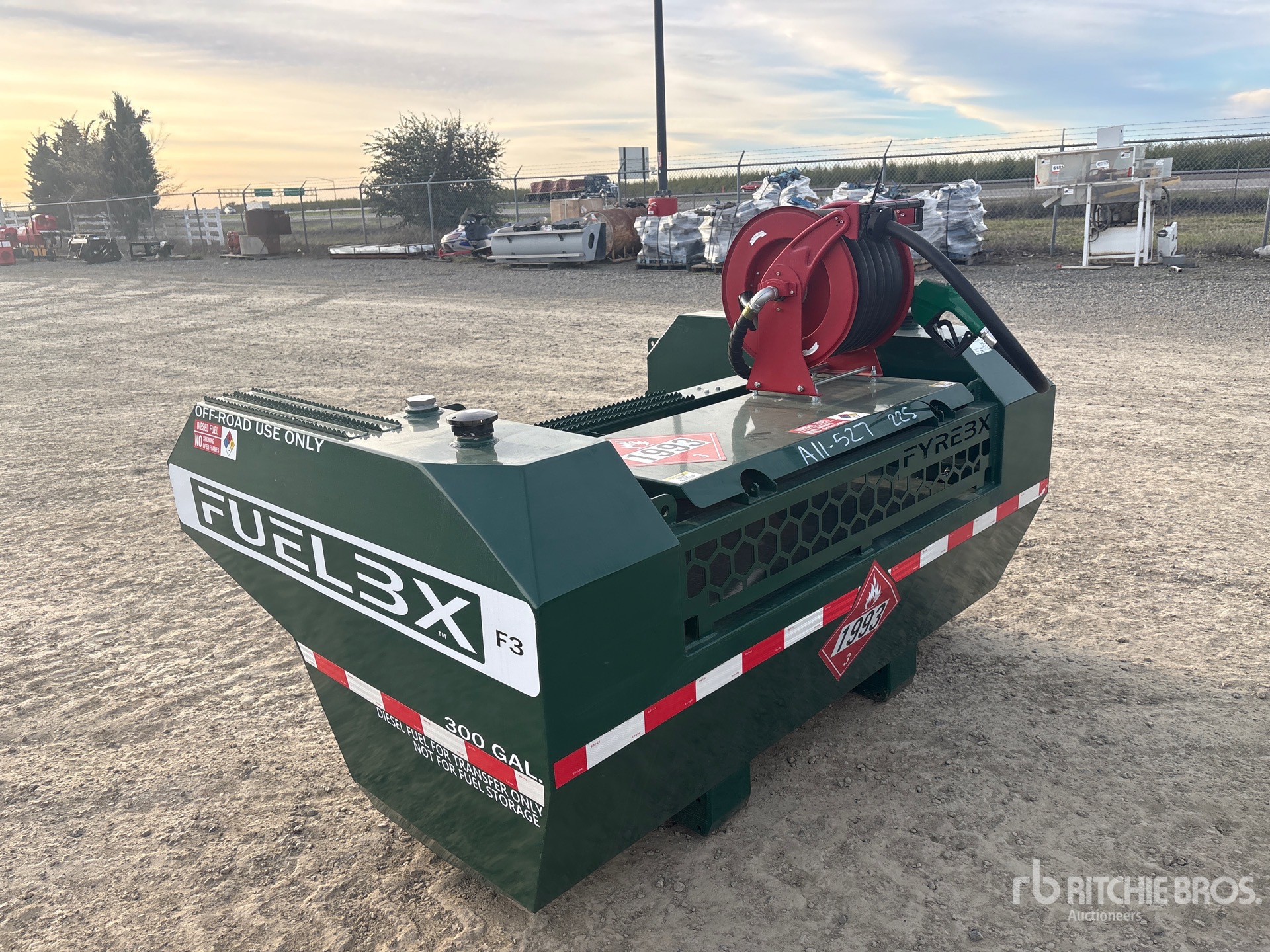 General Appearance with Bild, Ecke vorne rechts