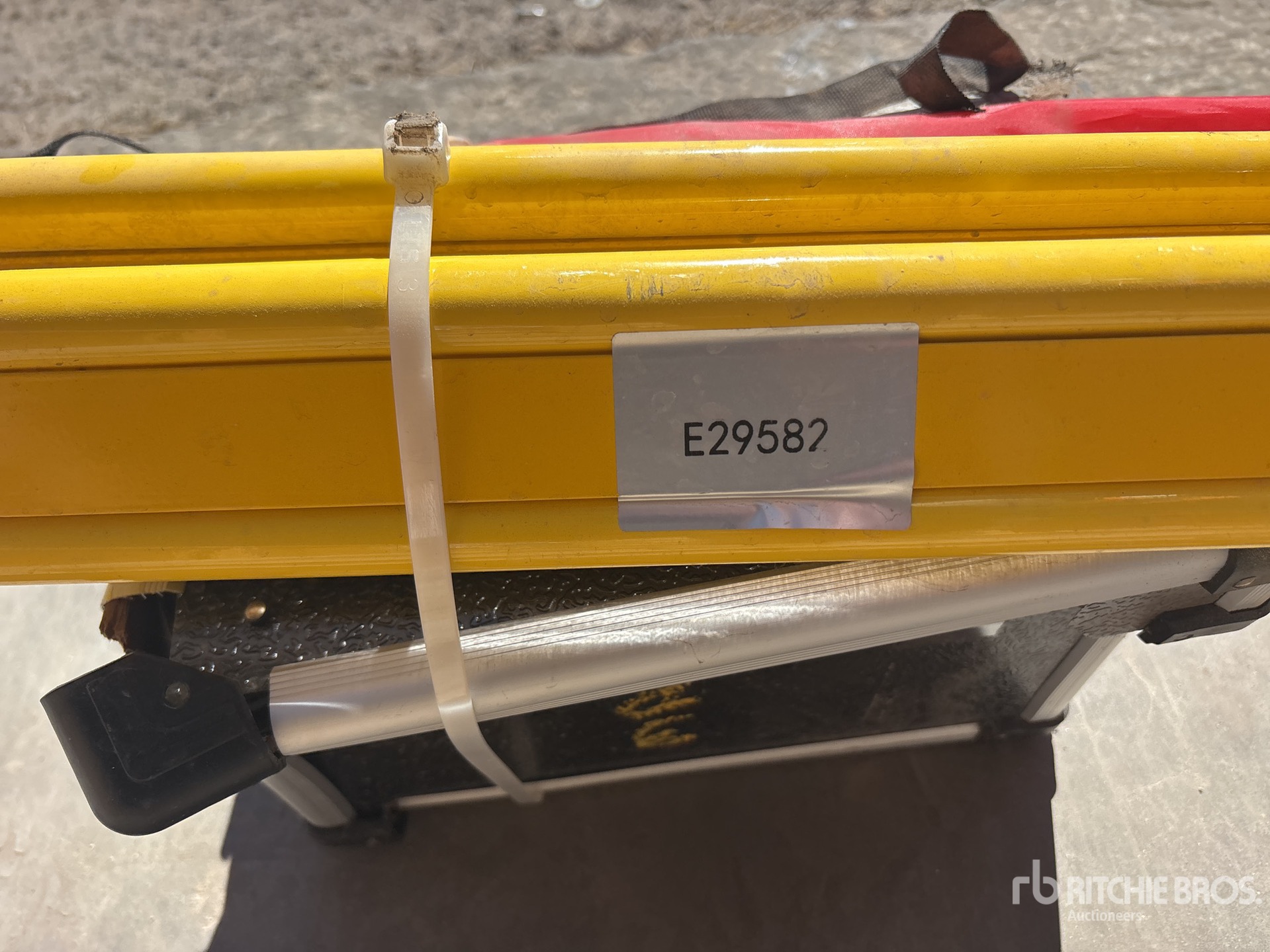 General Appearance with Numéro de série/Numéro d'identification du véhicule automobile