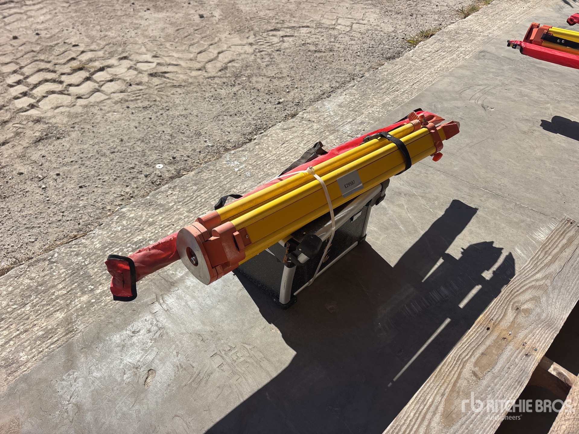 General Appearance with Image, coin arrière gauche