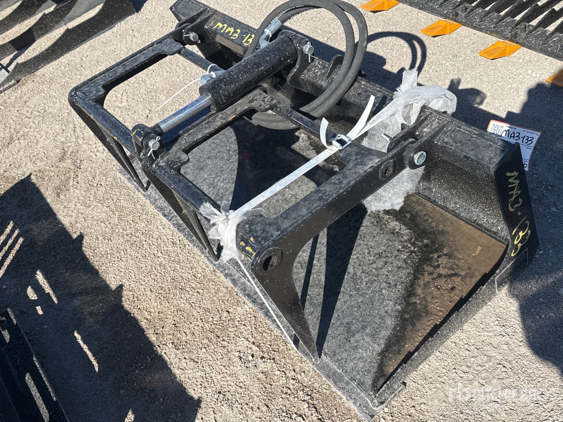 General Appearance with Image, coin avant gauche