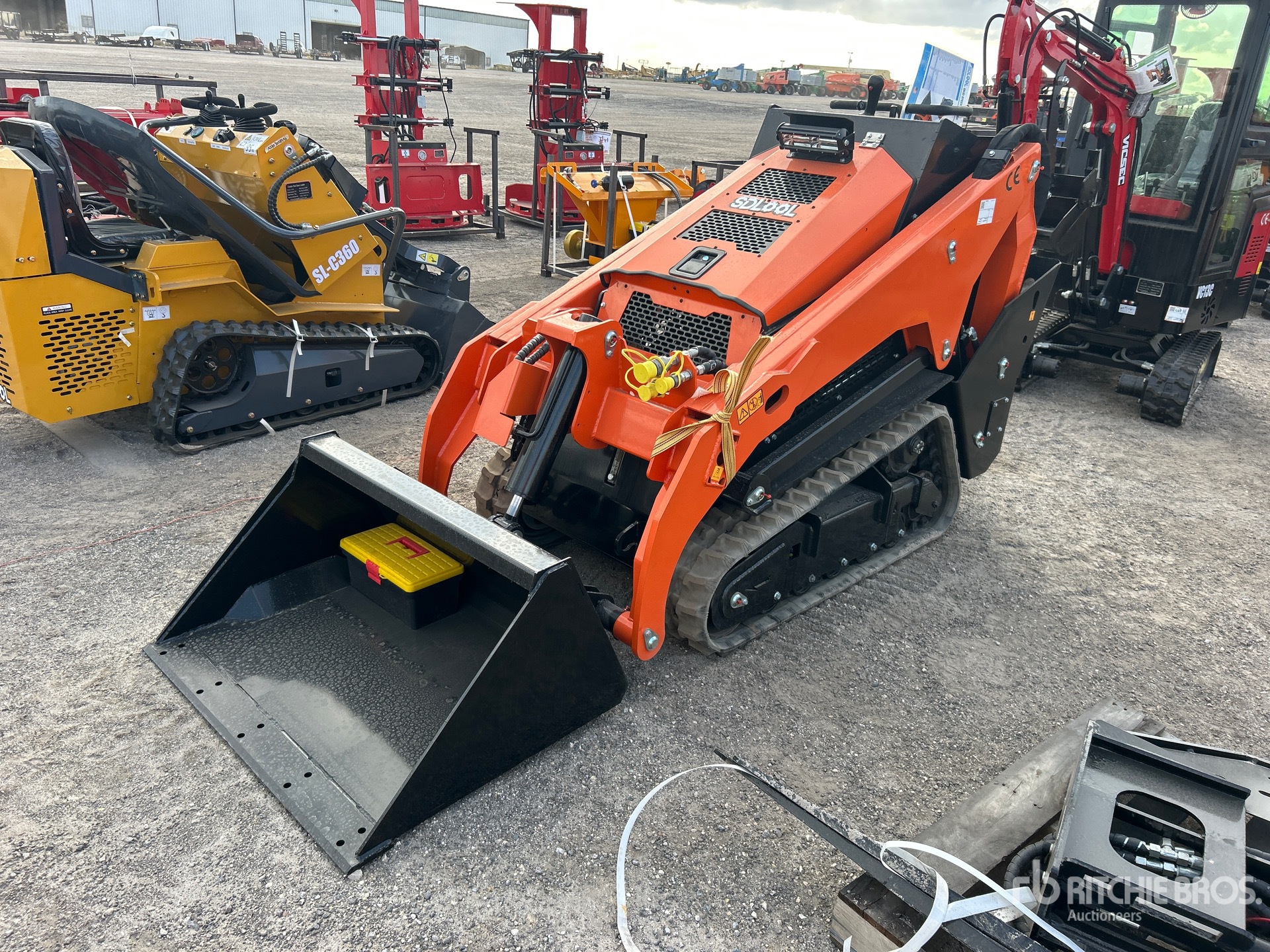 General Appearance with Bild, Ecke vorne links