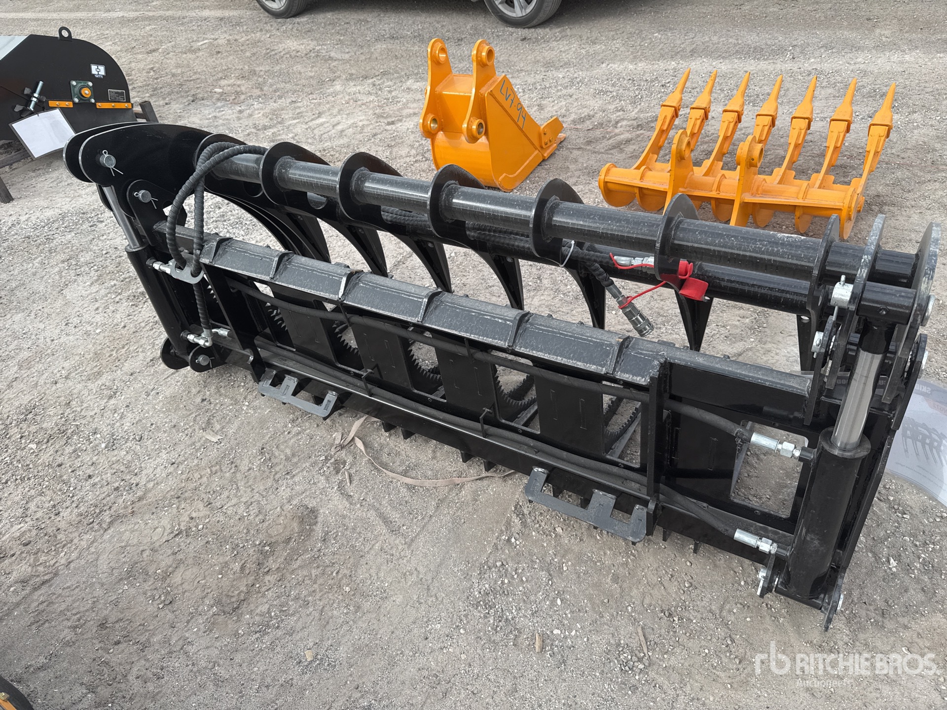 General Appearance with Foto, angolo anteriore sinistro