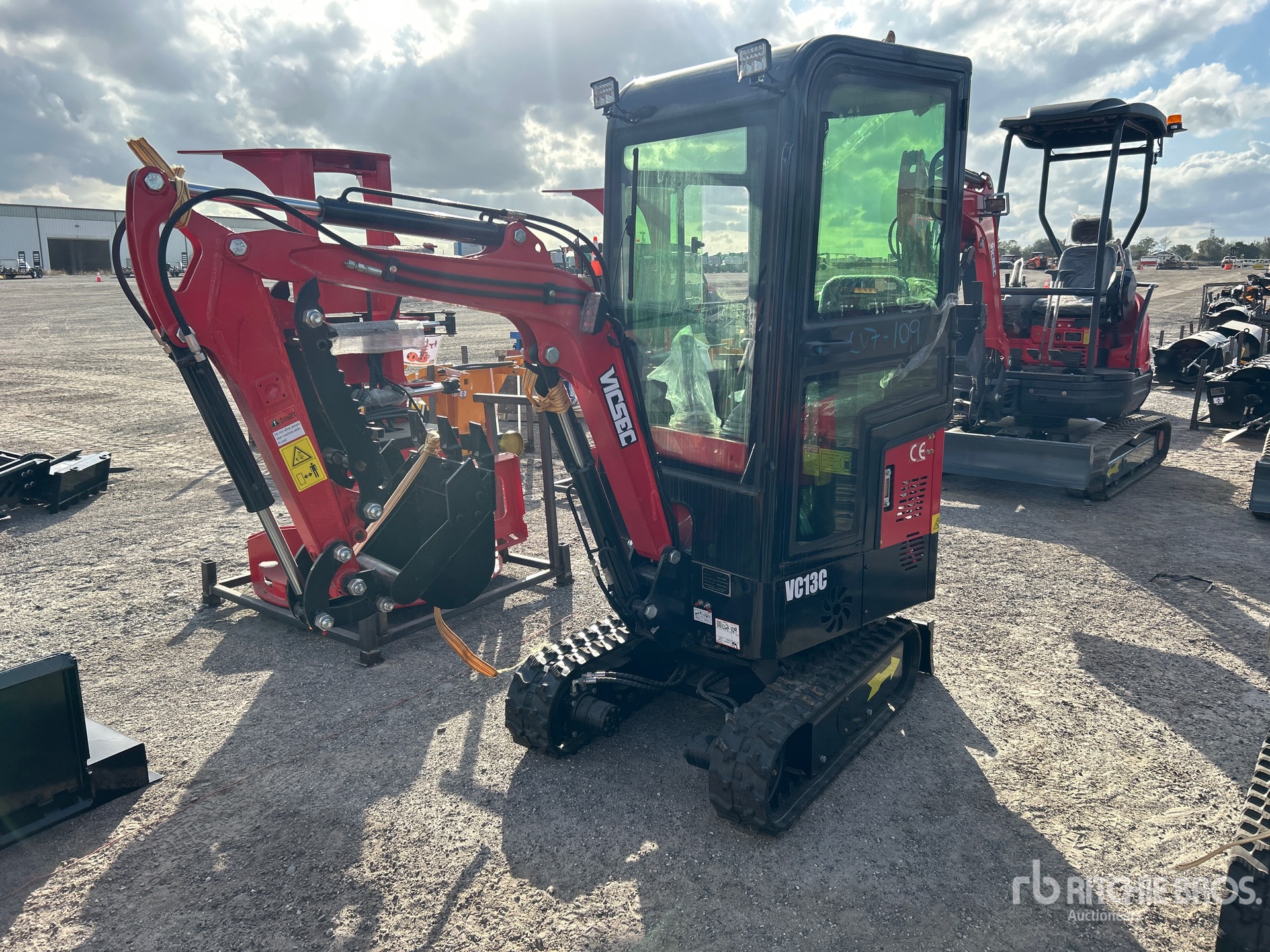 General Appearance with Picture, Left Front Corner