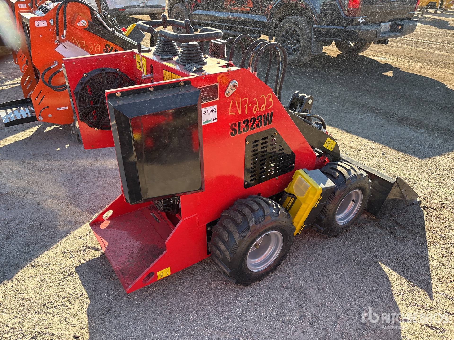 General Appearance with Picture, Right Rear Corner