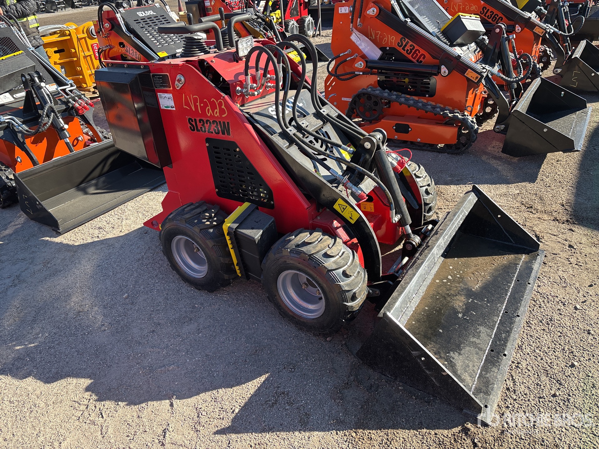 General Appearance with Picture, Right Front Corner