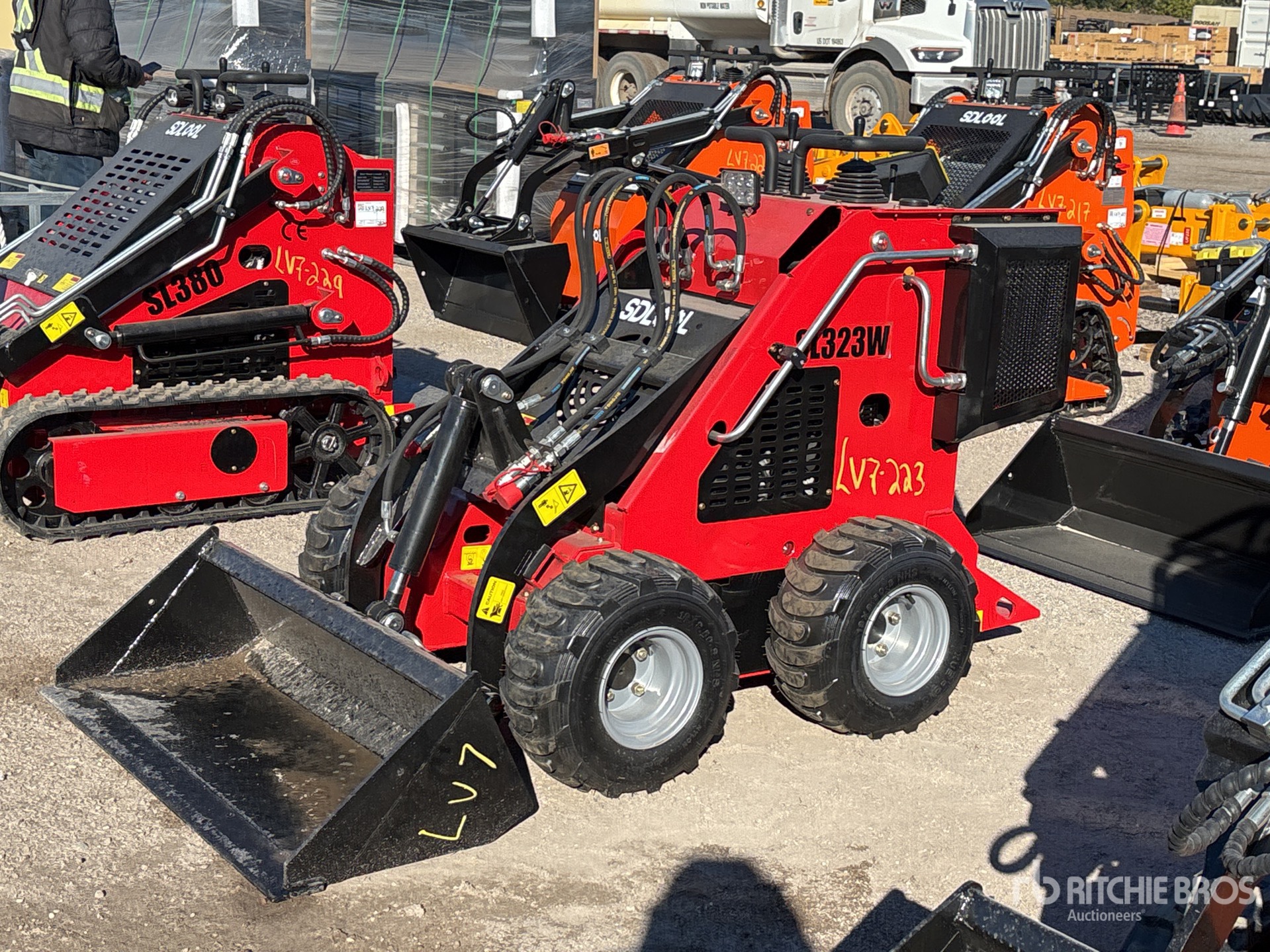 General Appearance with Picture, Left Front Corner