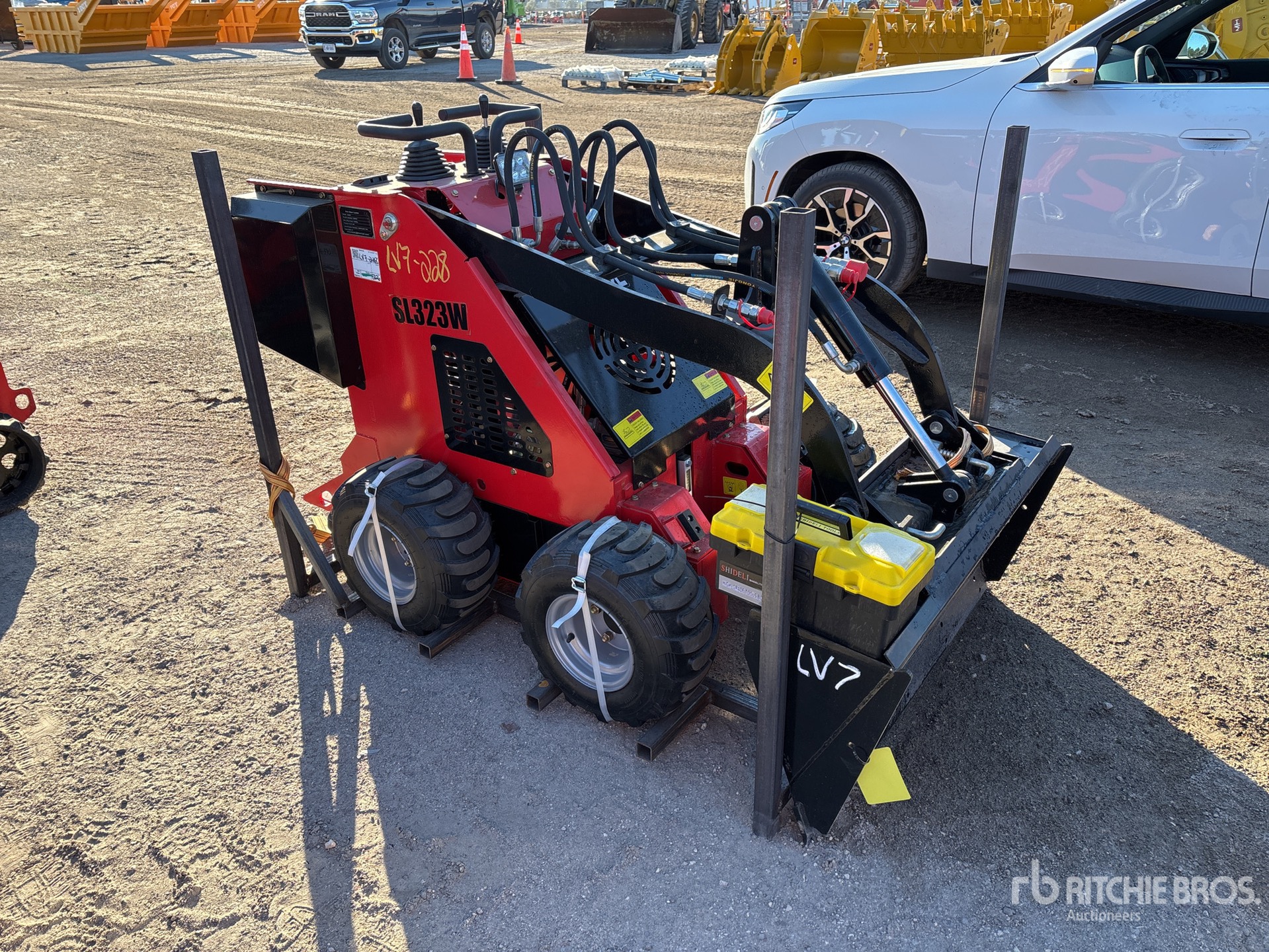 General Appearance with Picture, Right Front Corner