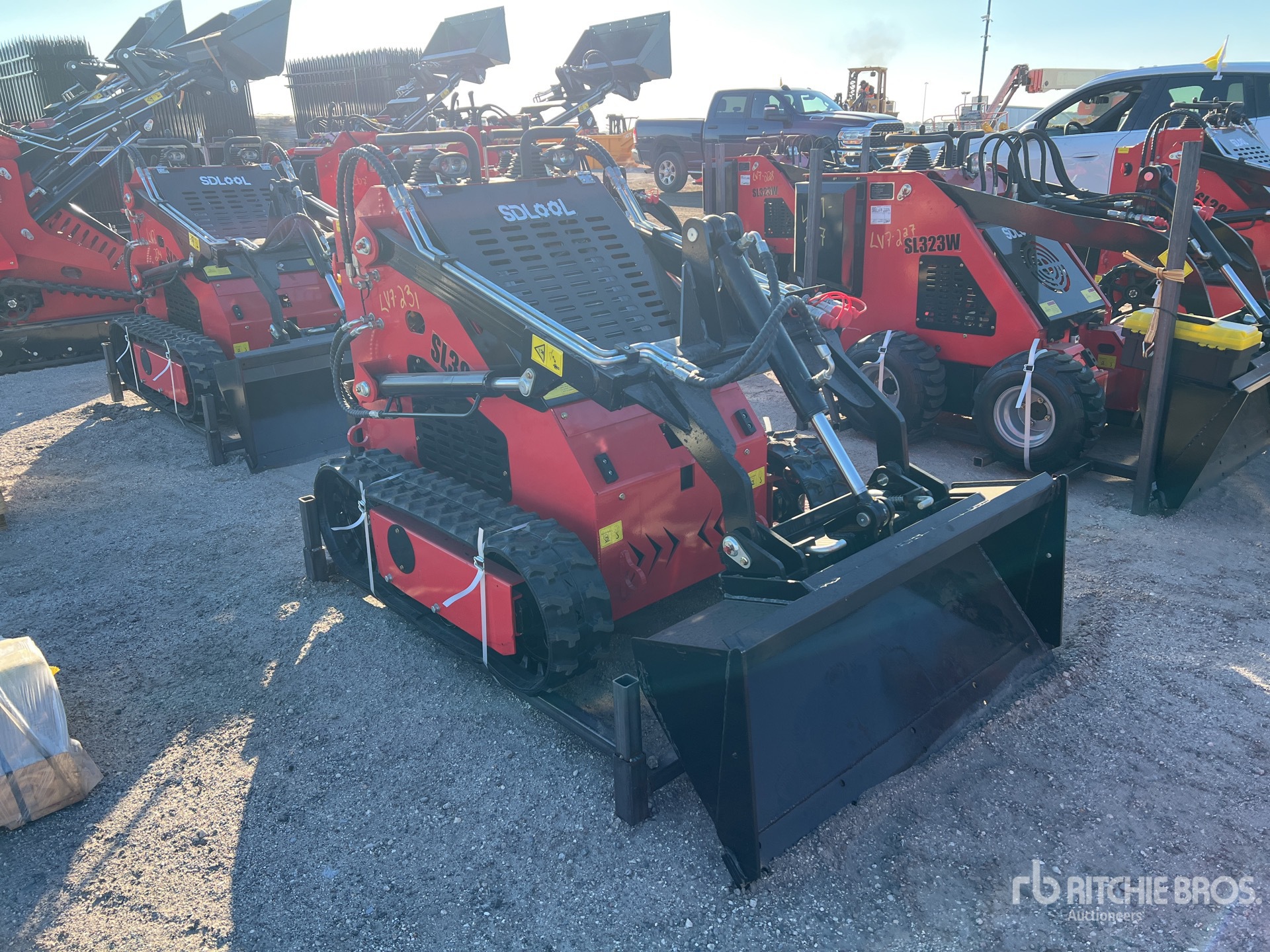 General Appearance with Picture, Right Front Corner