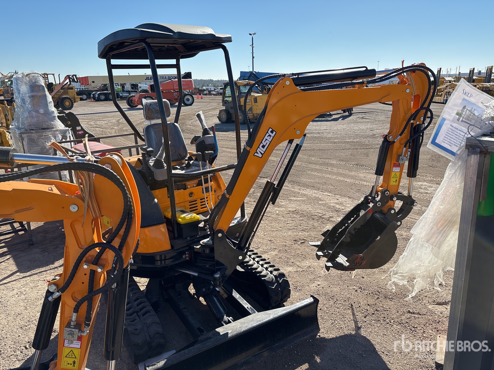 General Appearance with Picture, Right Front Corner