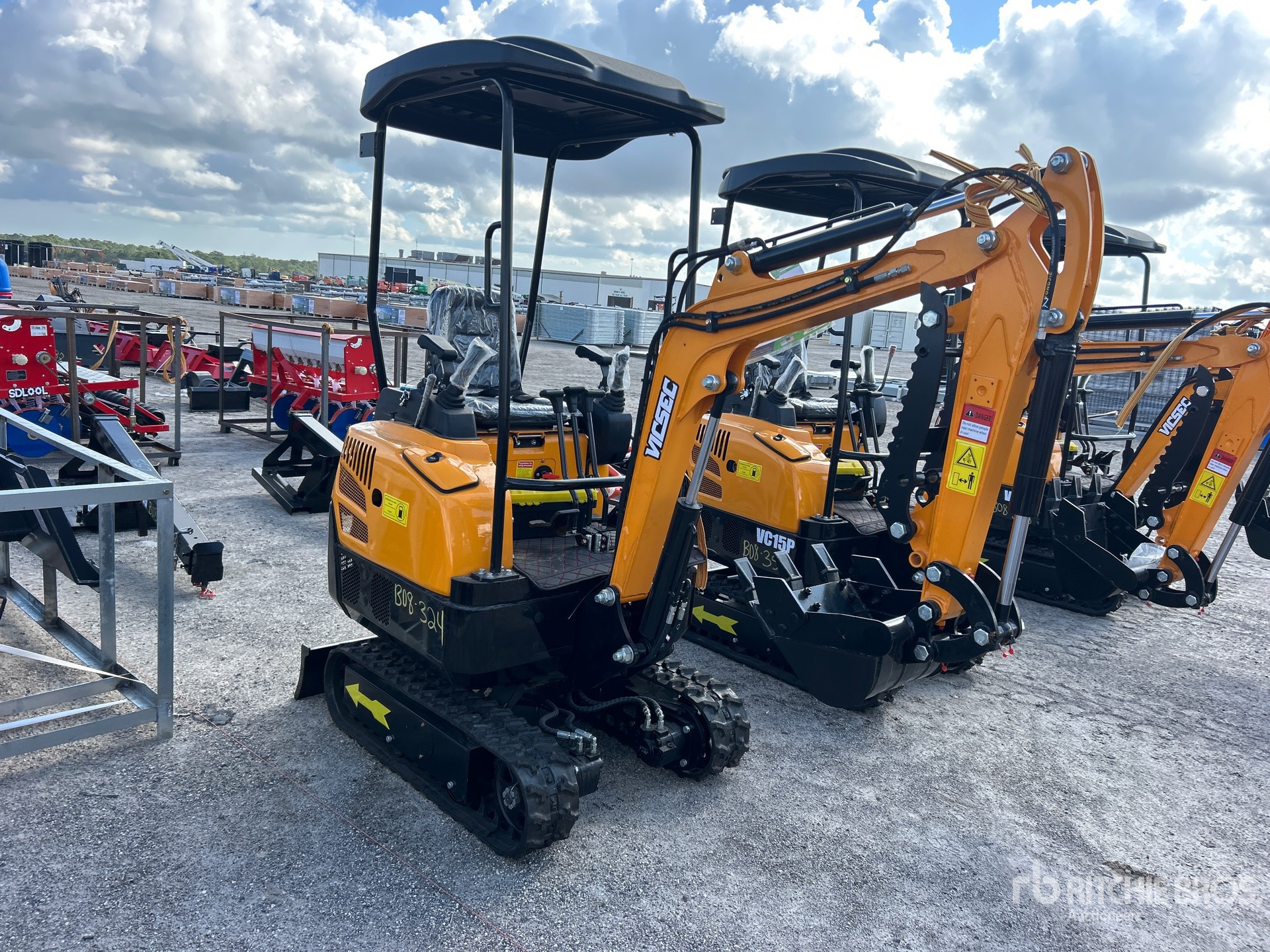 General Appearance with Picture, Right Front Corner