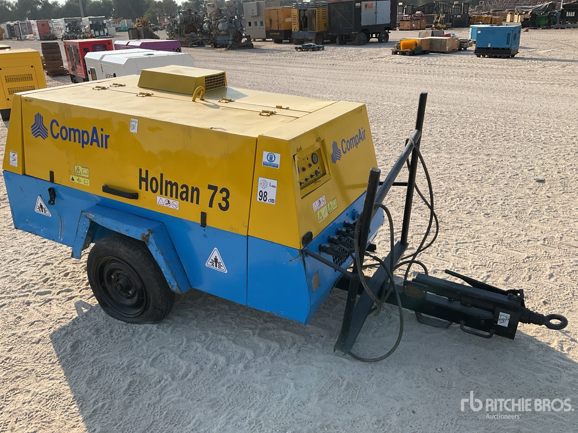 General Appearance with Foto, angolo anteriore destro