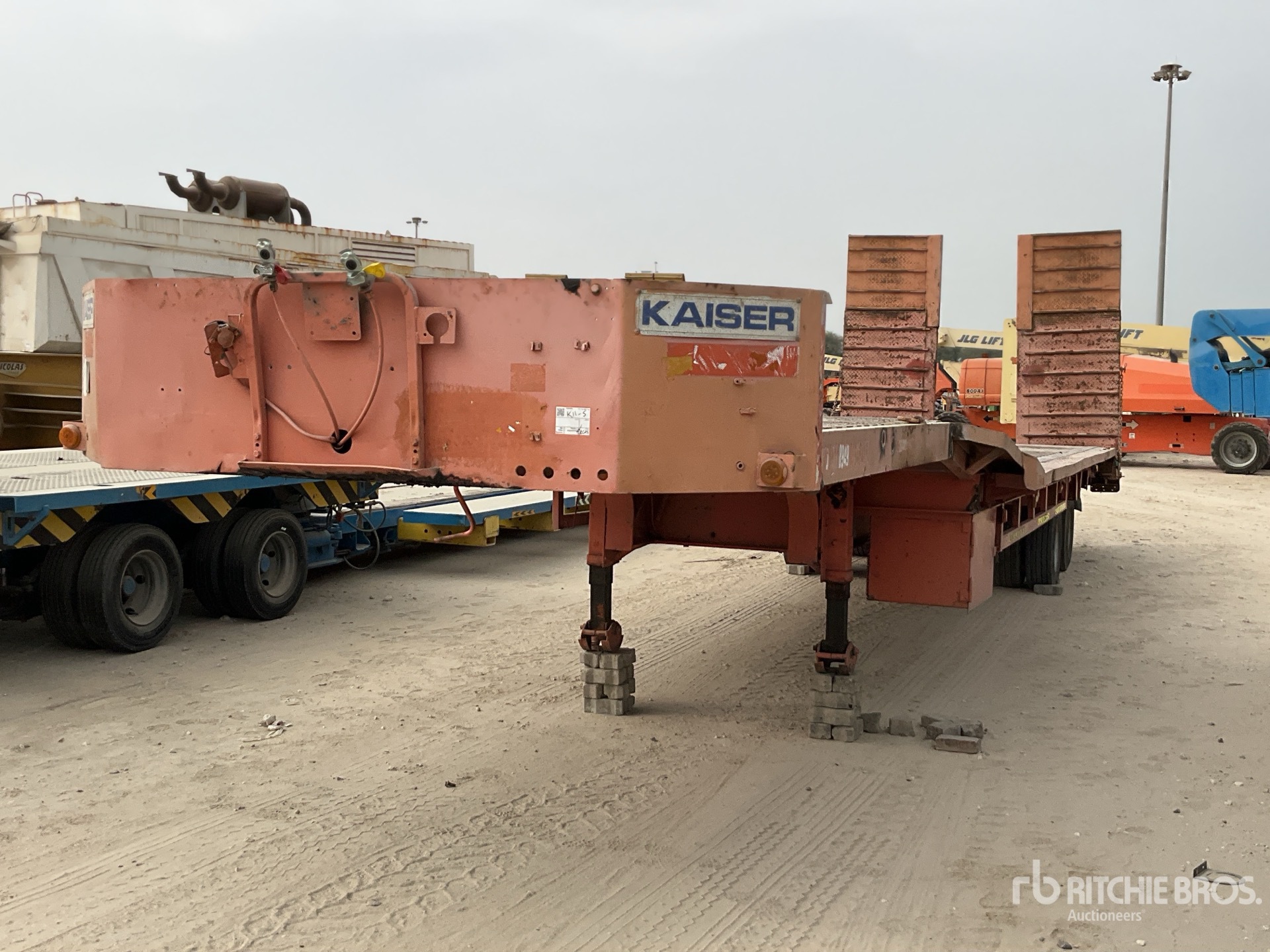 General Appearance with Image, coin avant gauche