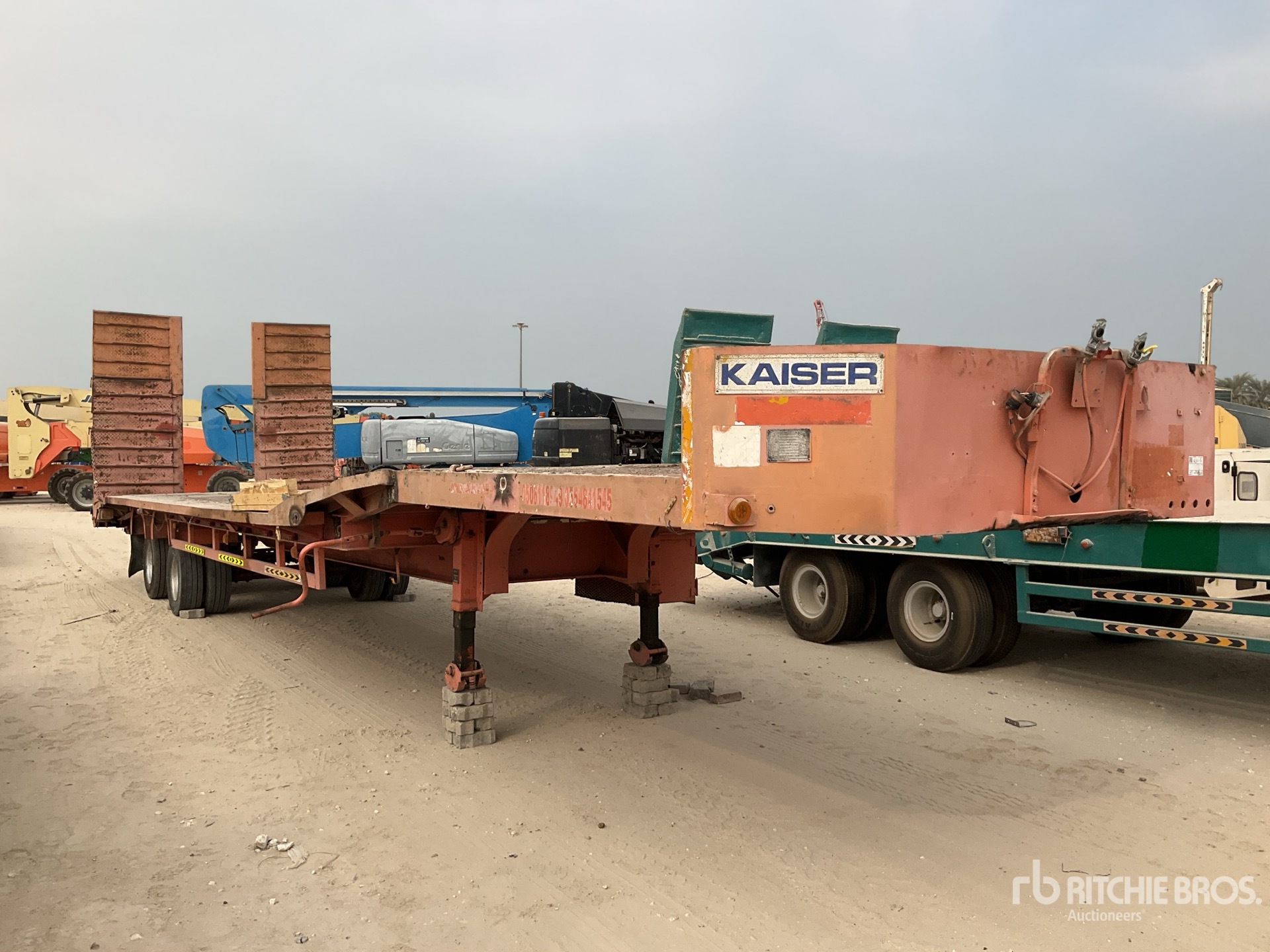 General Appearance with Image, coin avant droit