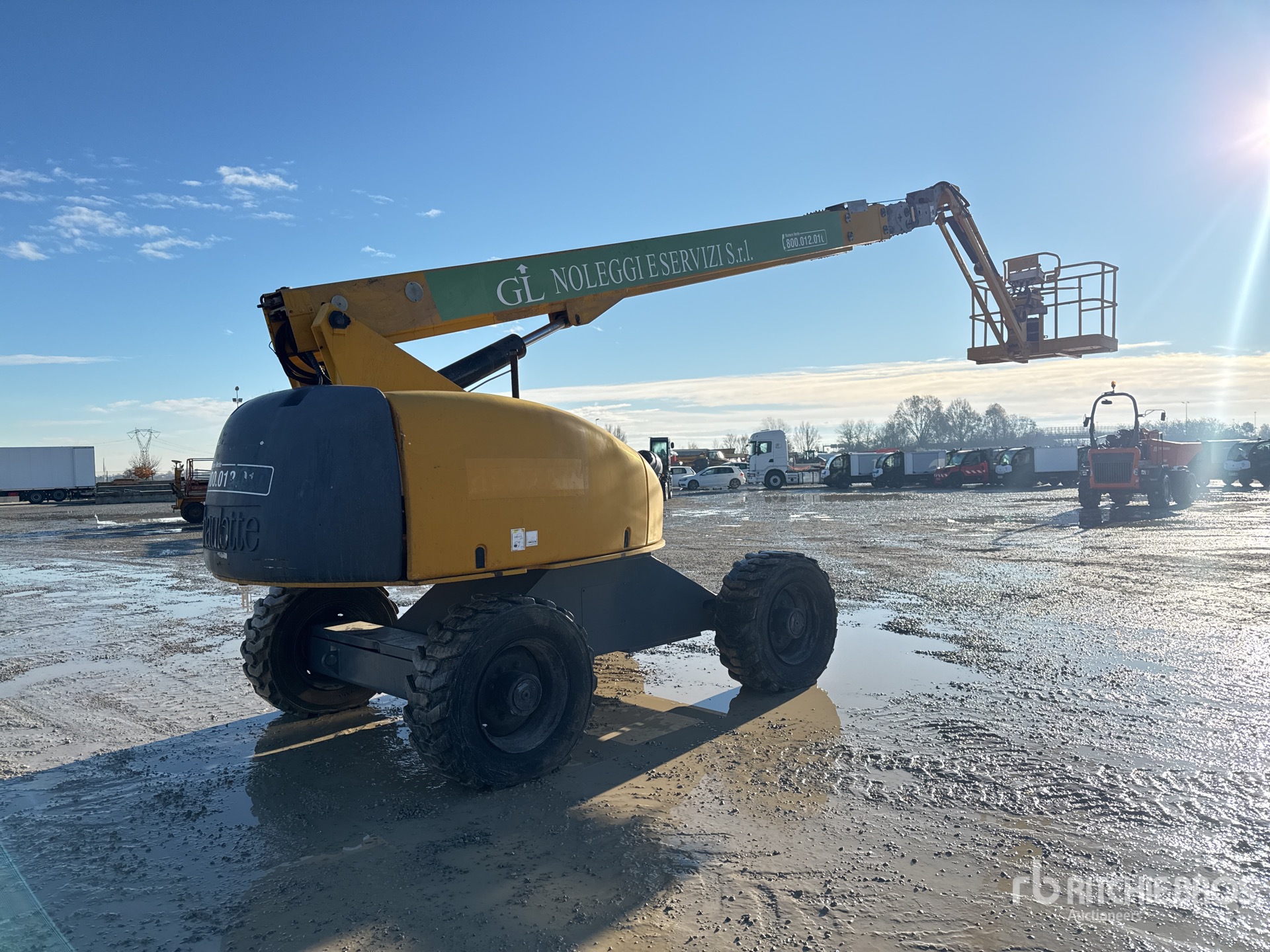 General Appearance with Picture, Right Rear Corner