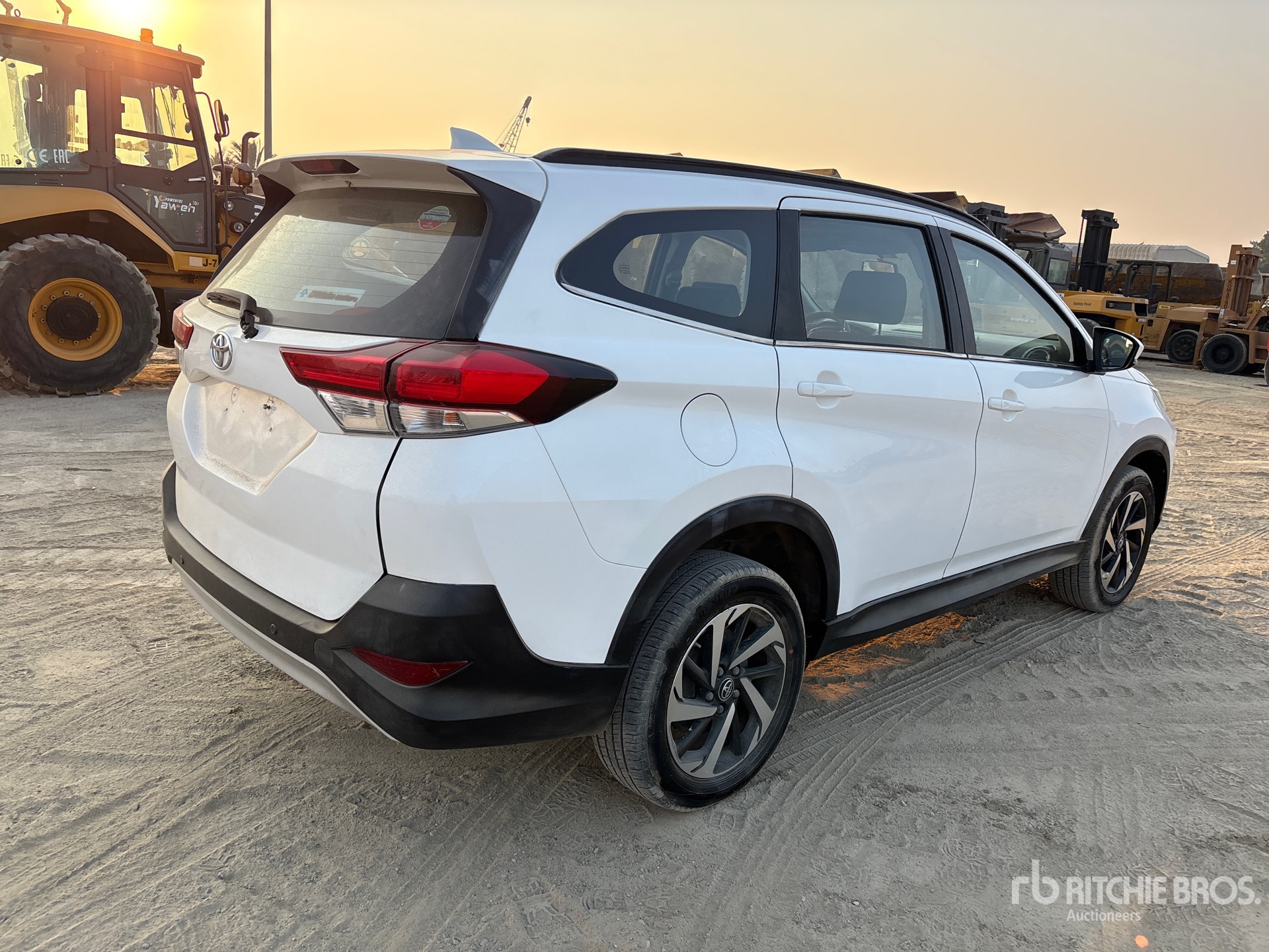 General Appearance with Picture, Right Rear Corner