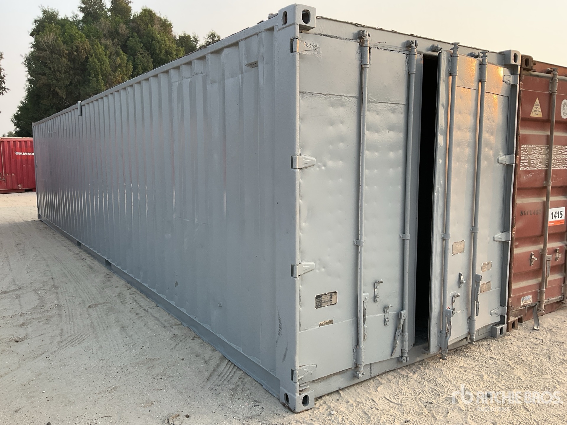 General Appearance with Foto, angolo posteriore sinistro