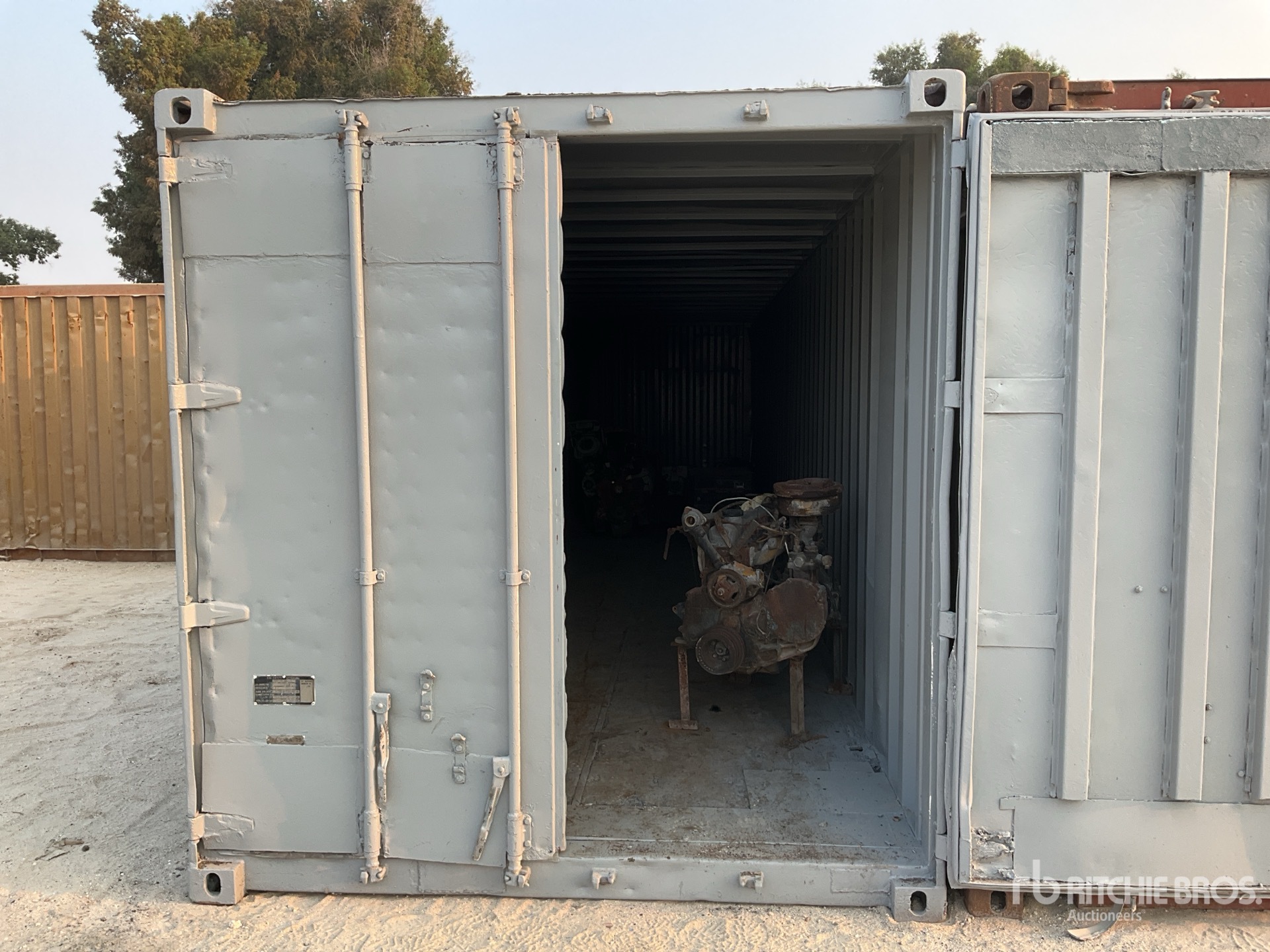 General Appearance with Foto, angolo anteriore sinistro