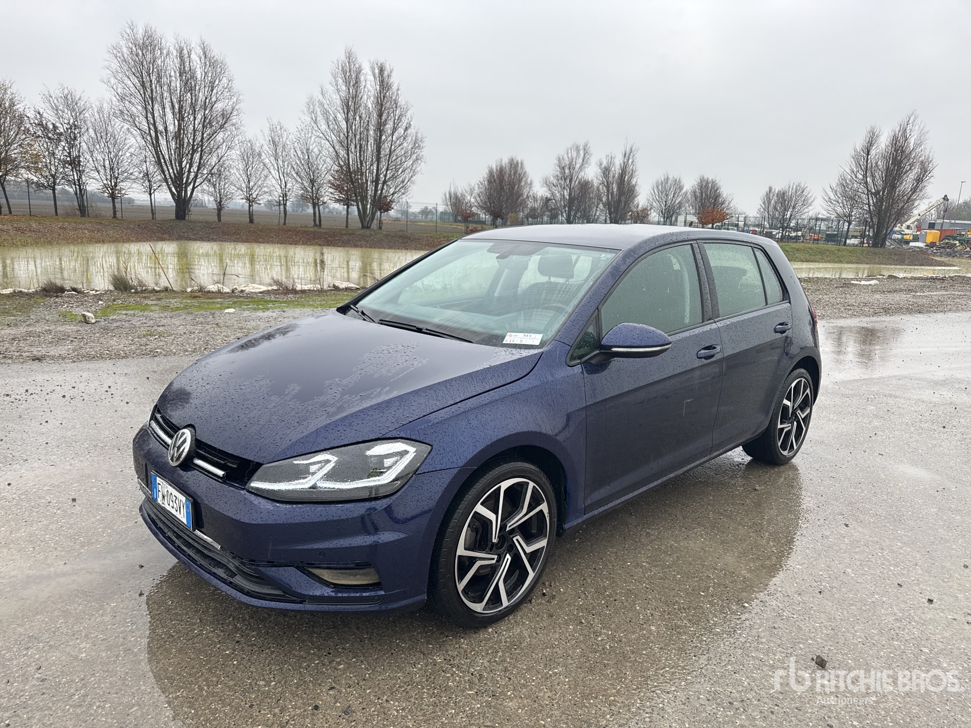 General Appearance with Picture, Left Front Corner