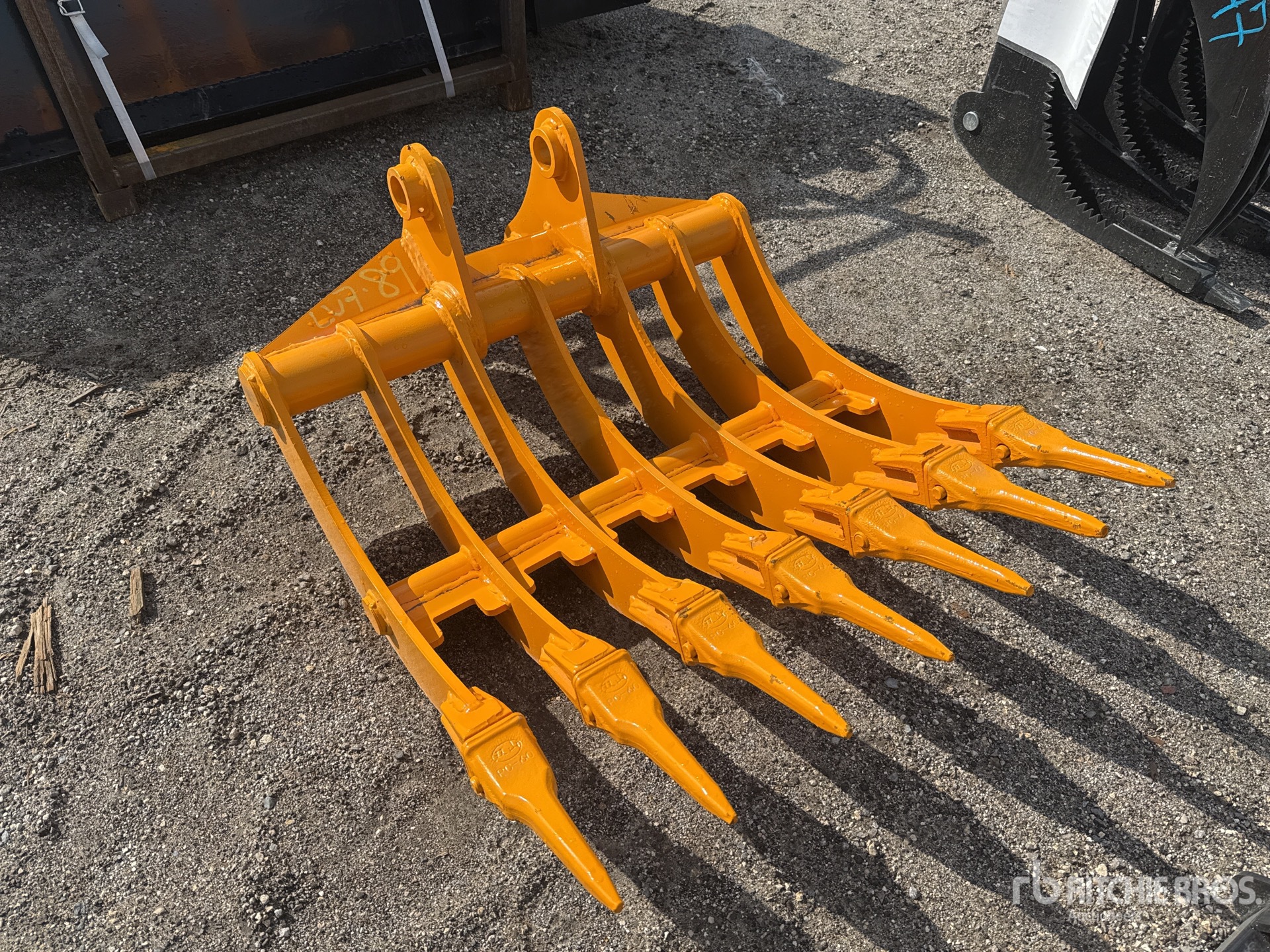 General Appearance with Image, coin avant droit