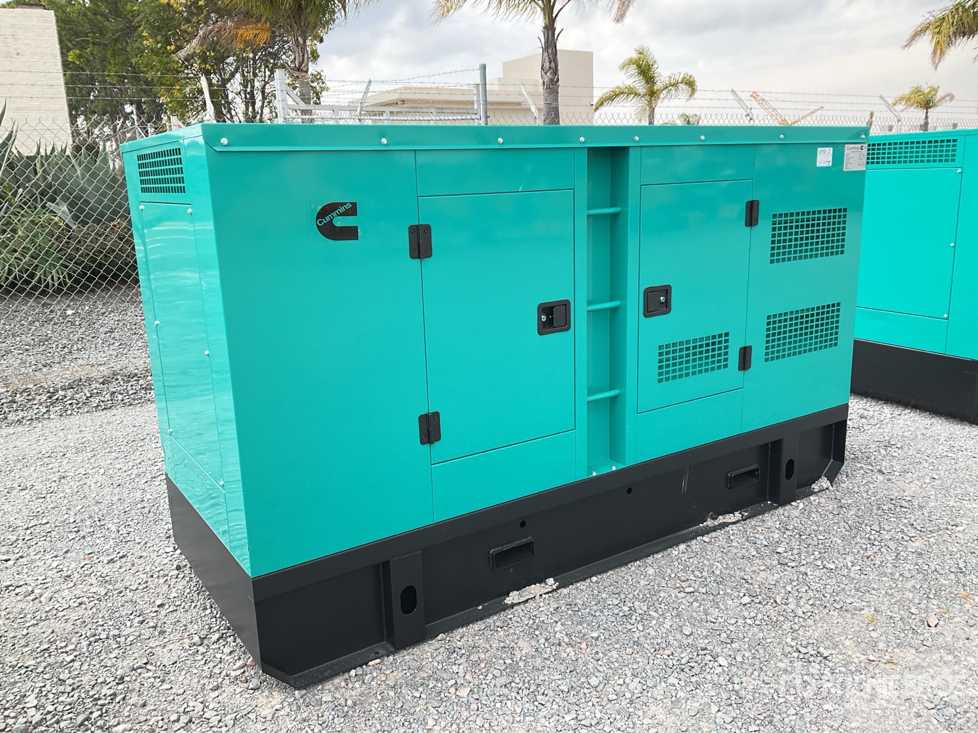 General Appearance with Bild, Ecke vorne rechts