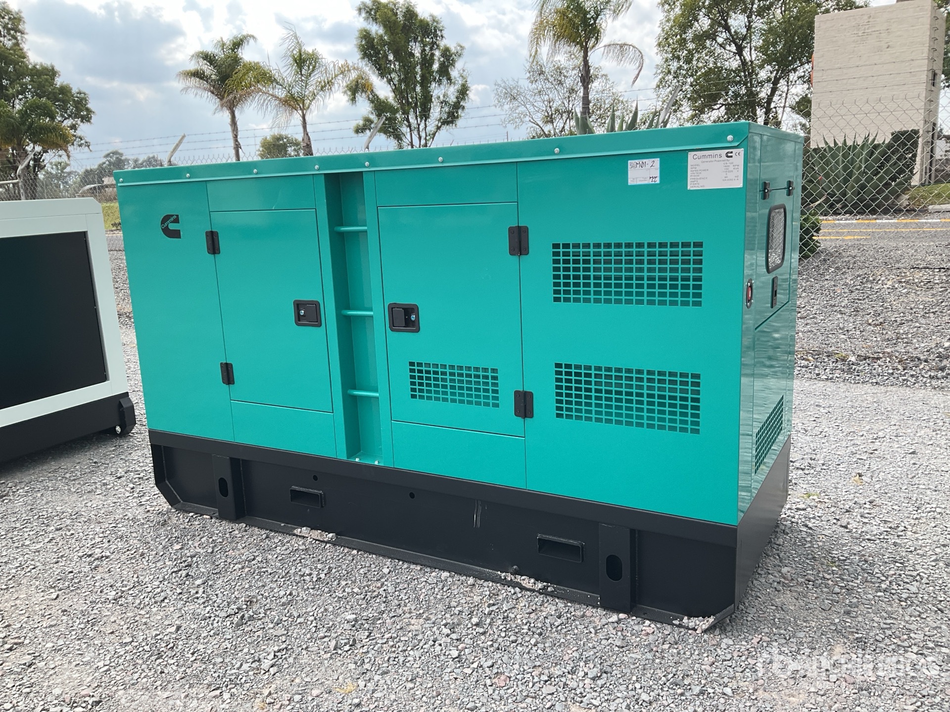 General Appearance with Bild, Ecke vorne links