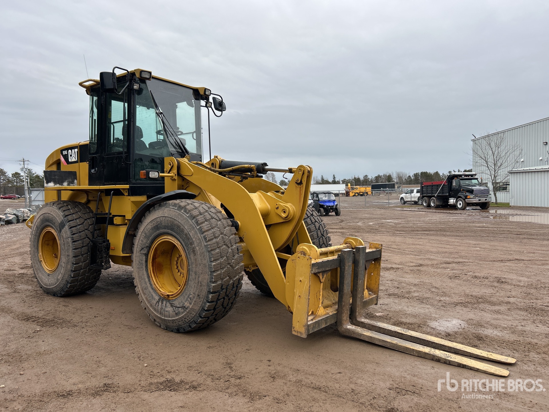 General Appearance with Picture, Right Front Corner