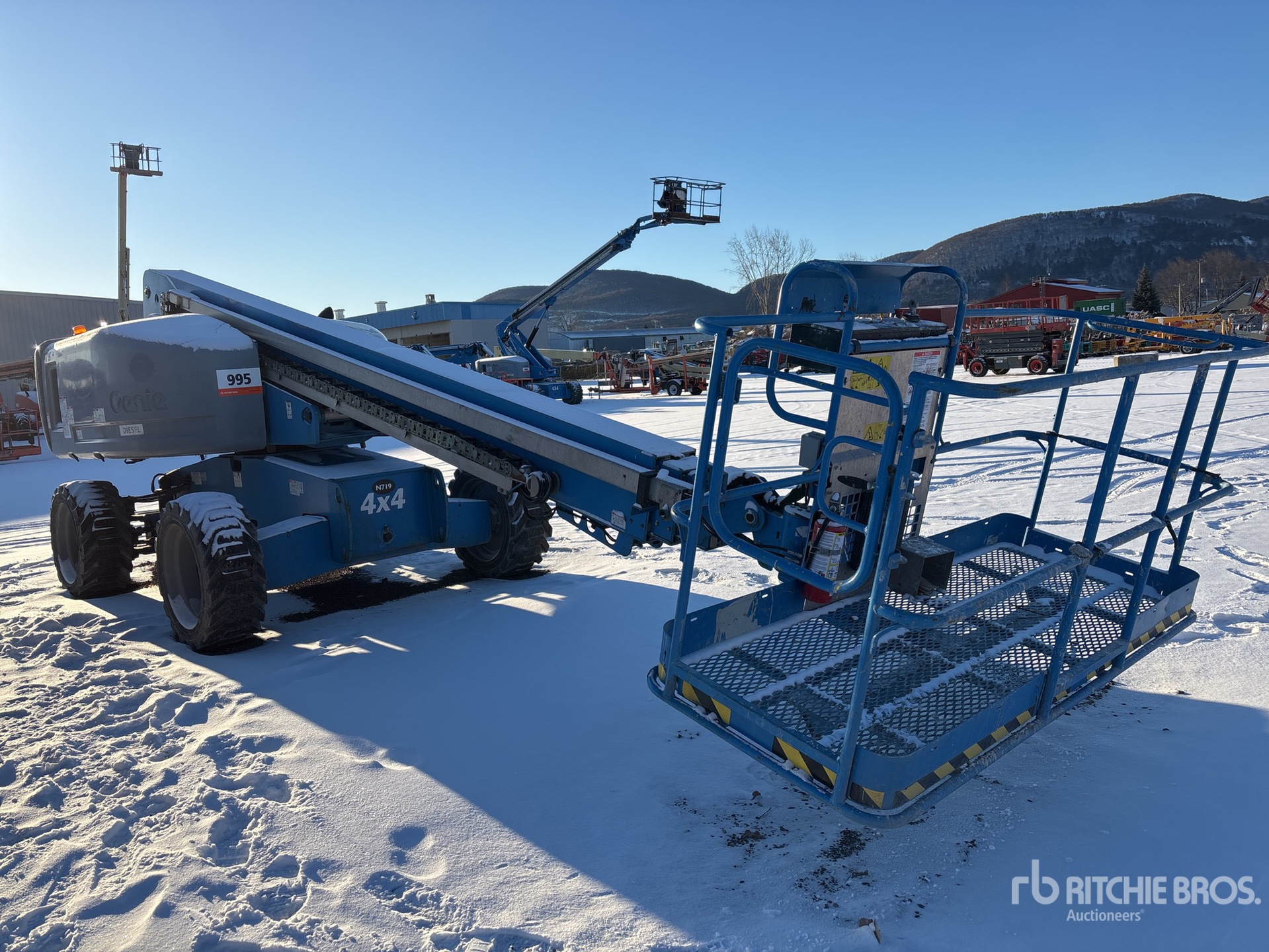 General Appearance with Bild, Ecke vorne rechts