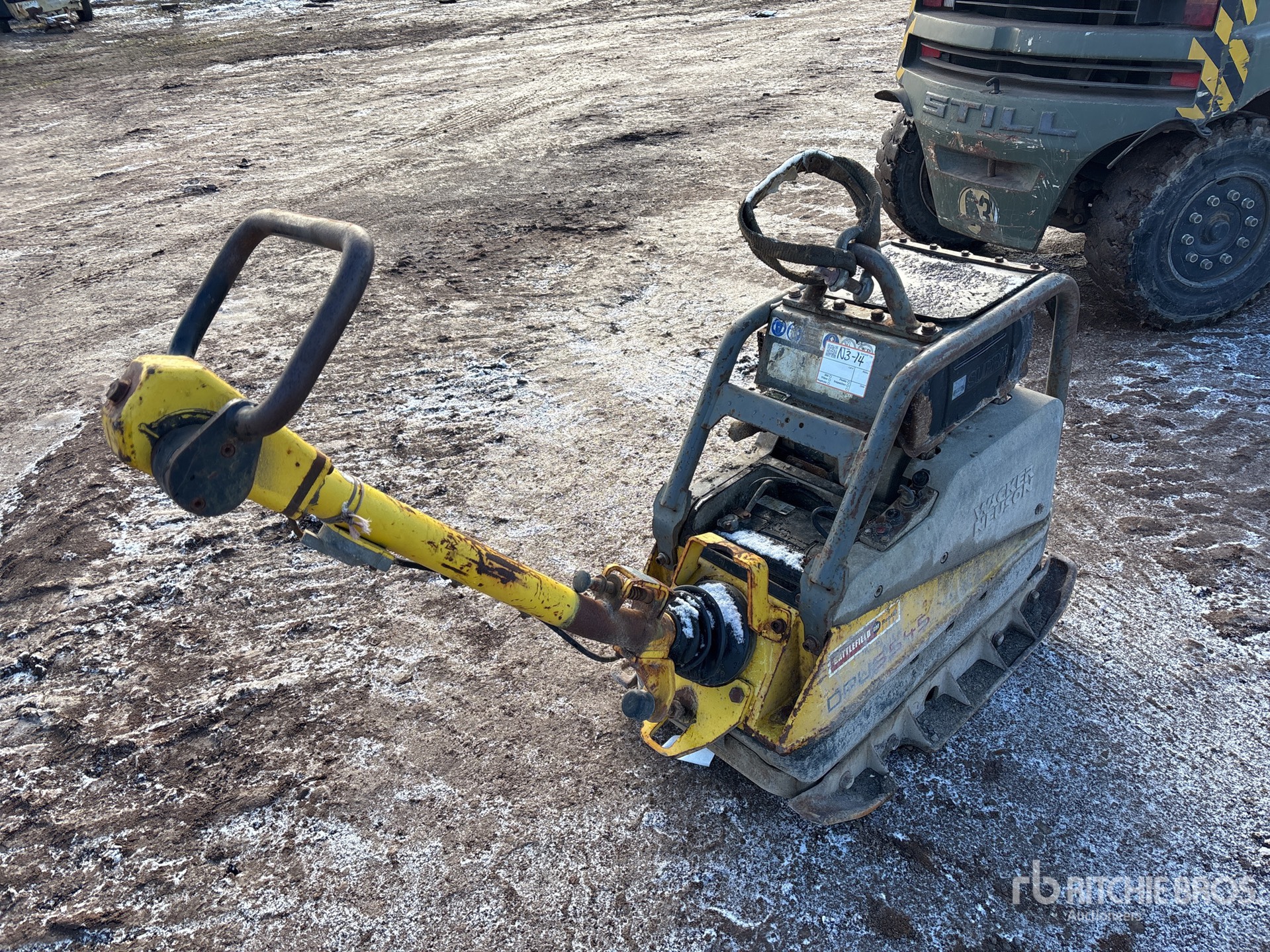 Aspect général with Image, coin arrière droit