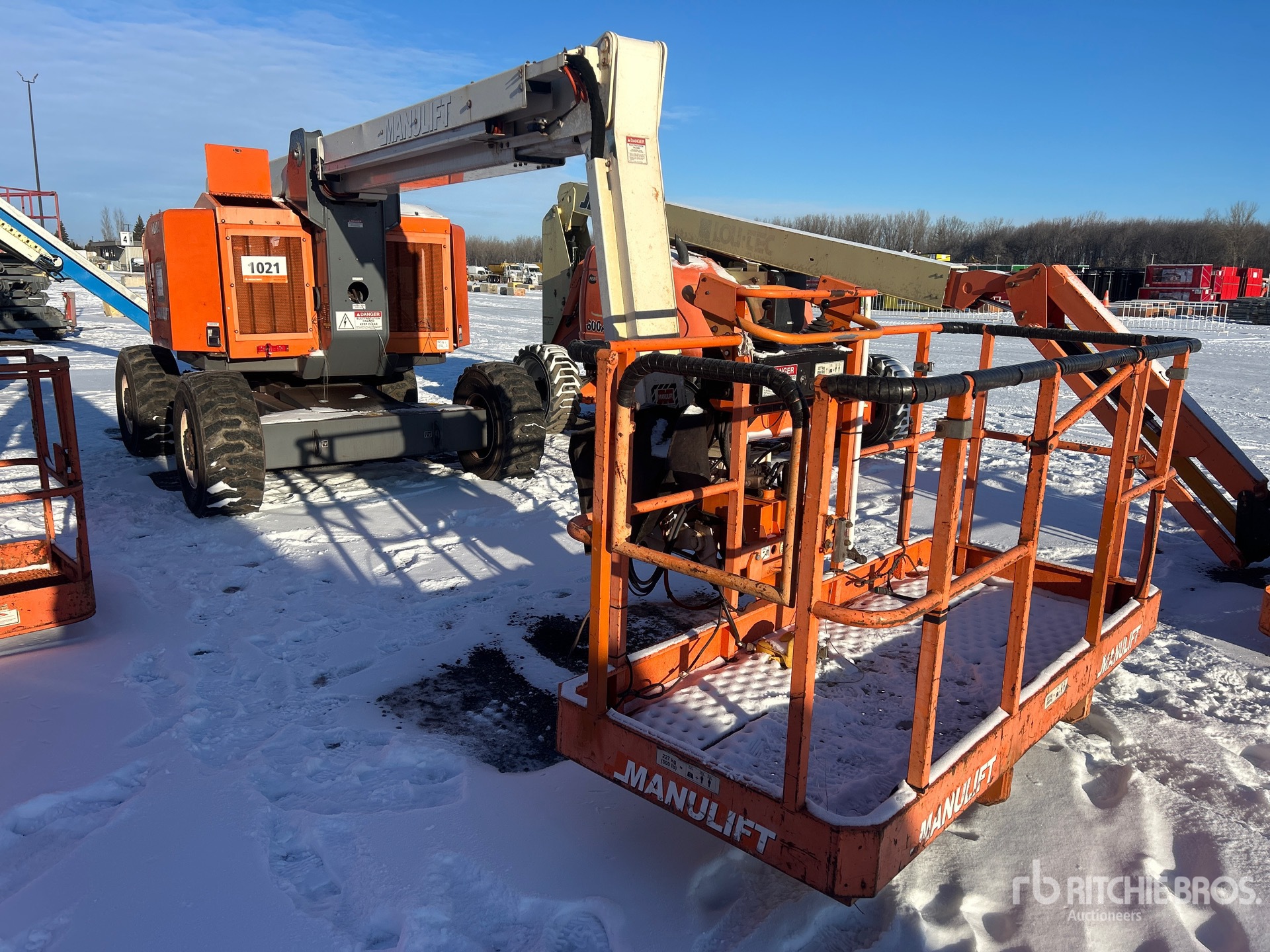 General Appearance with Picture, Right Front Corner