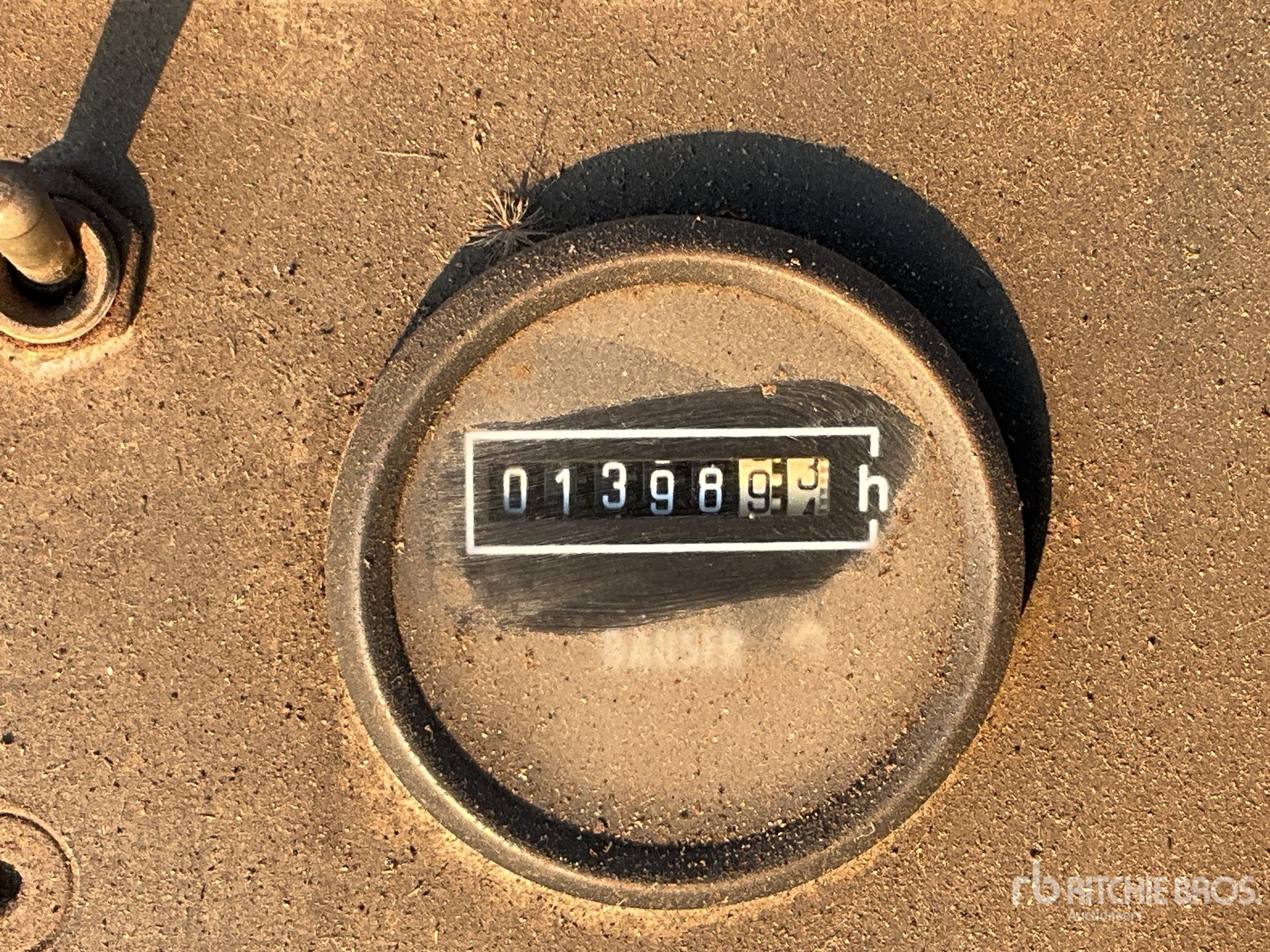 General Appearance with Hour Meter / Odometer