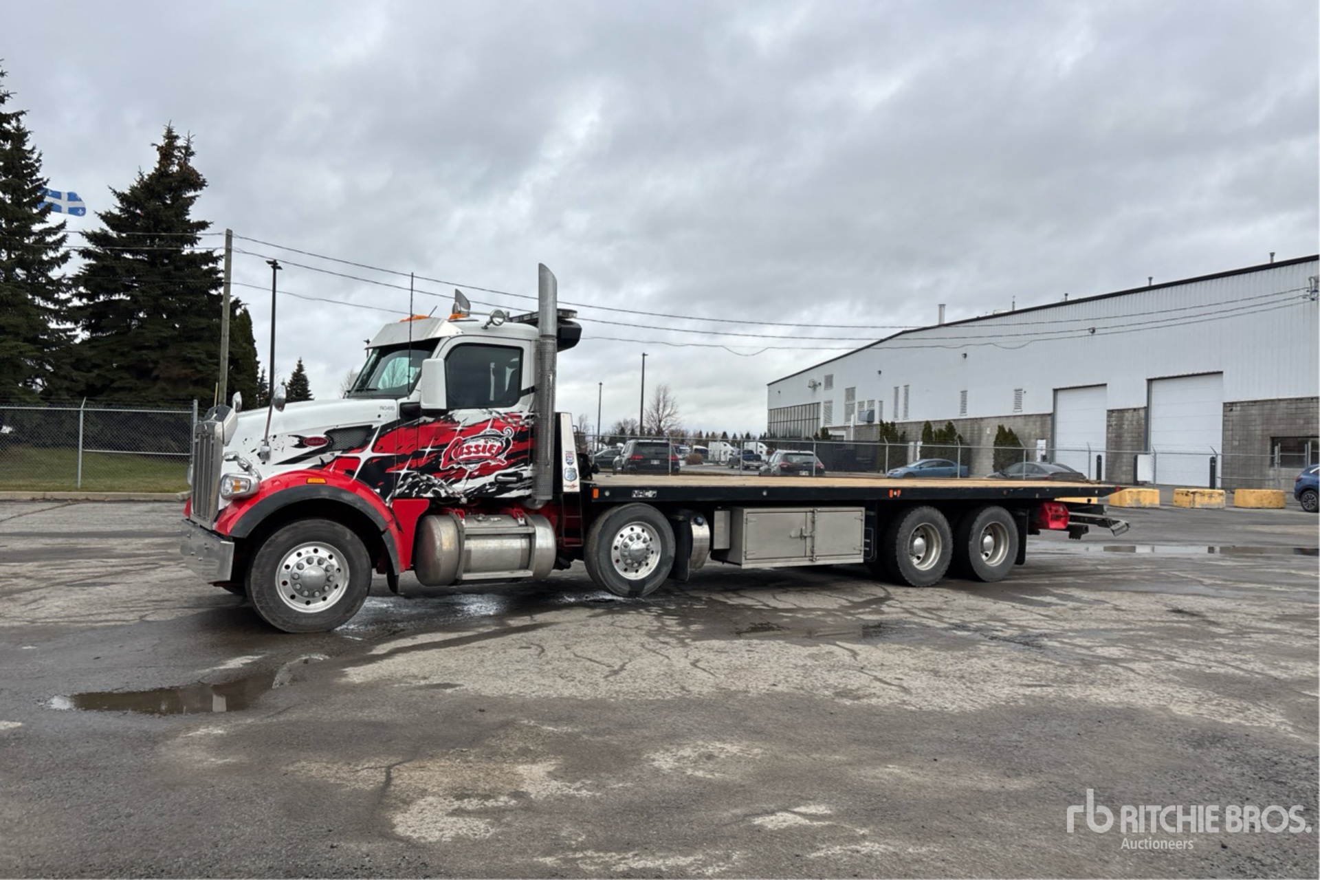 General Appearance with Picture, Left Front Corner