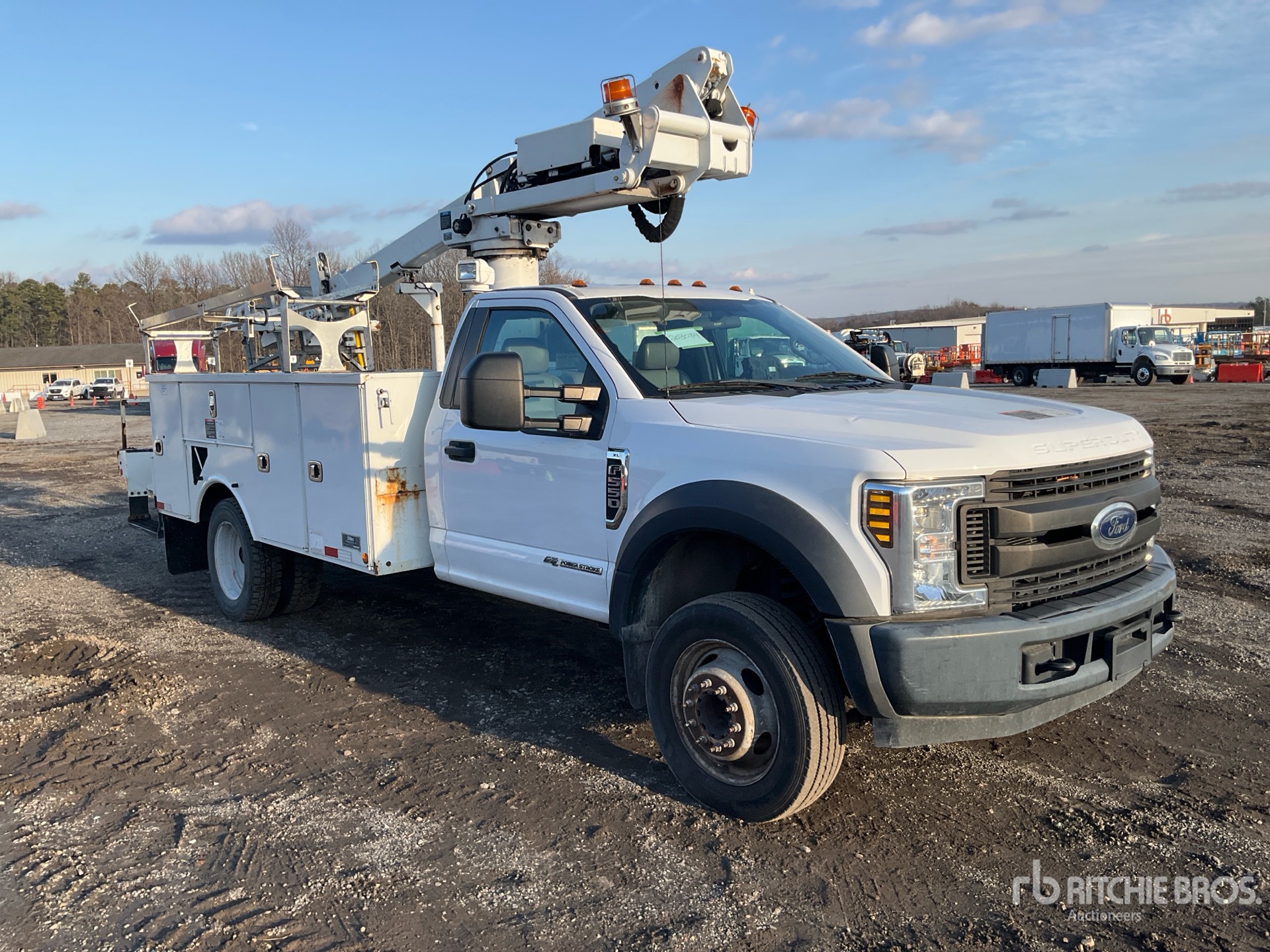Aspect général with Image, coin avant droit