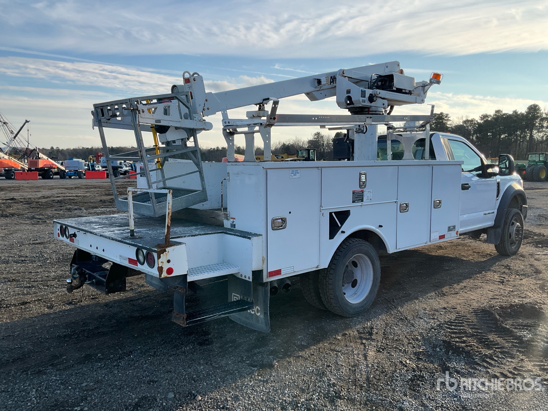 Aspect général with Image, coin arrière droit