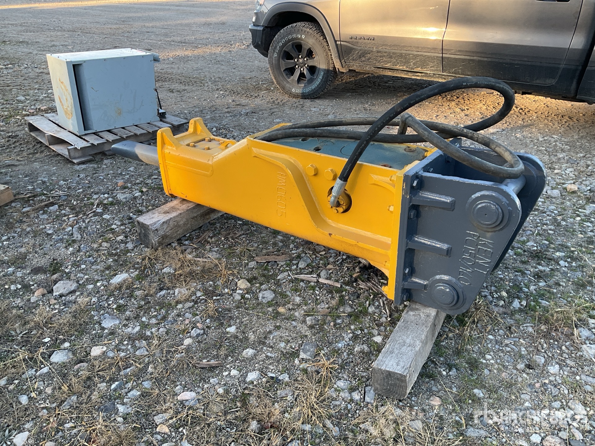 General Appearance with Picture, Left Rear Corner