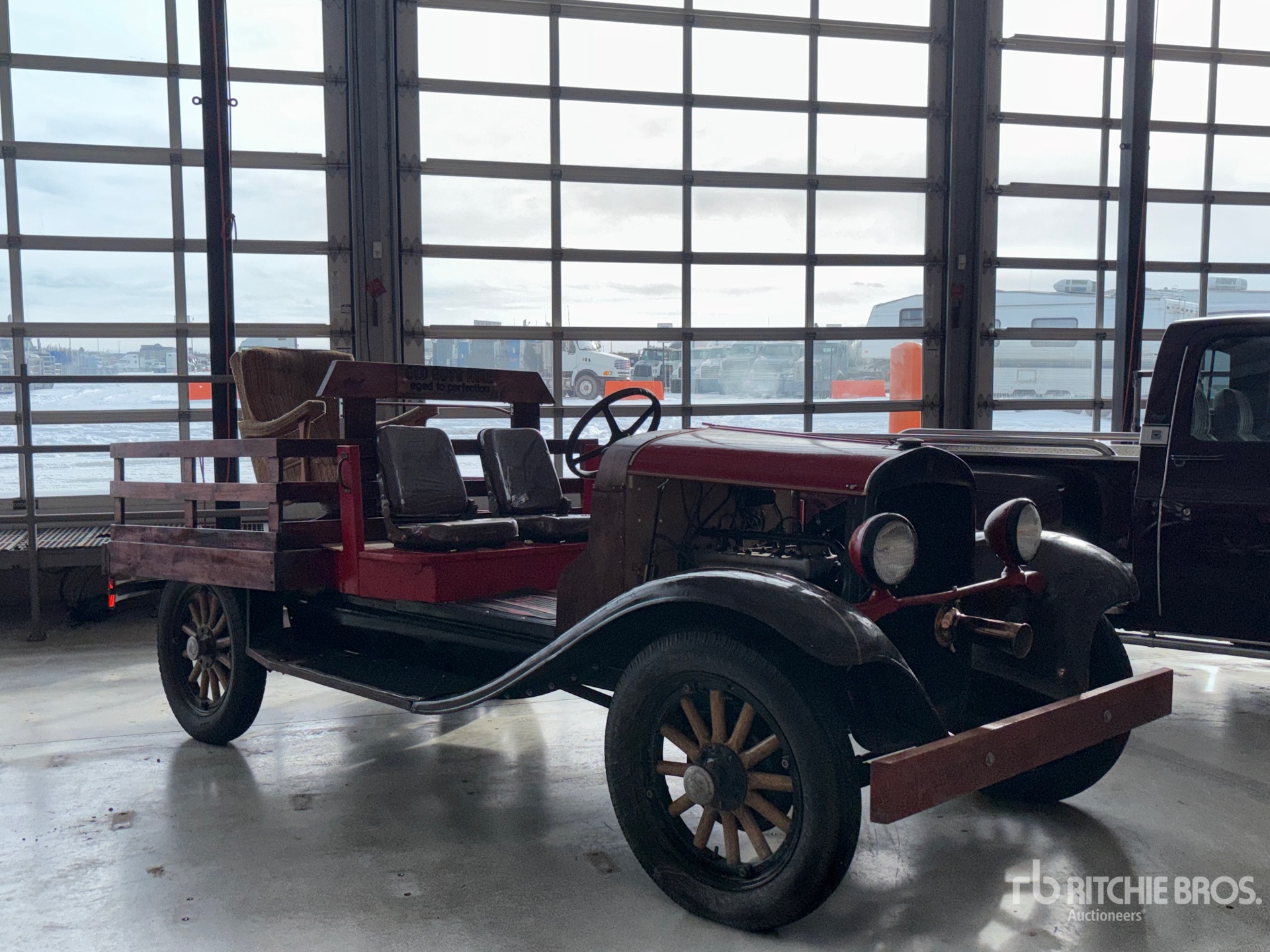 General Appearance with Picture, Right Front Corner