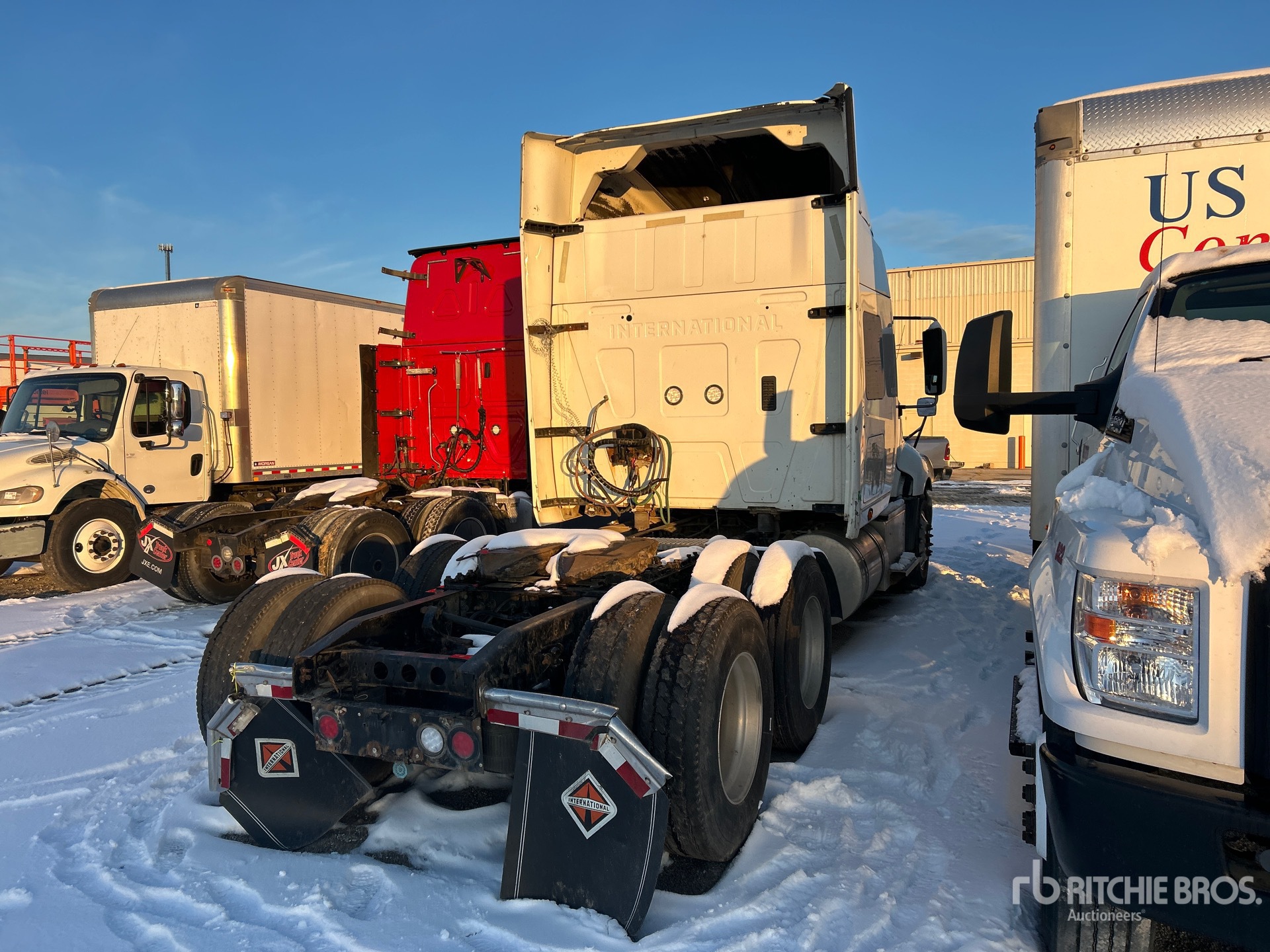 Aspect général with Image, coin arrière droit