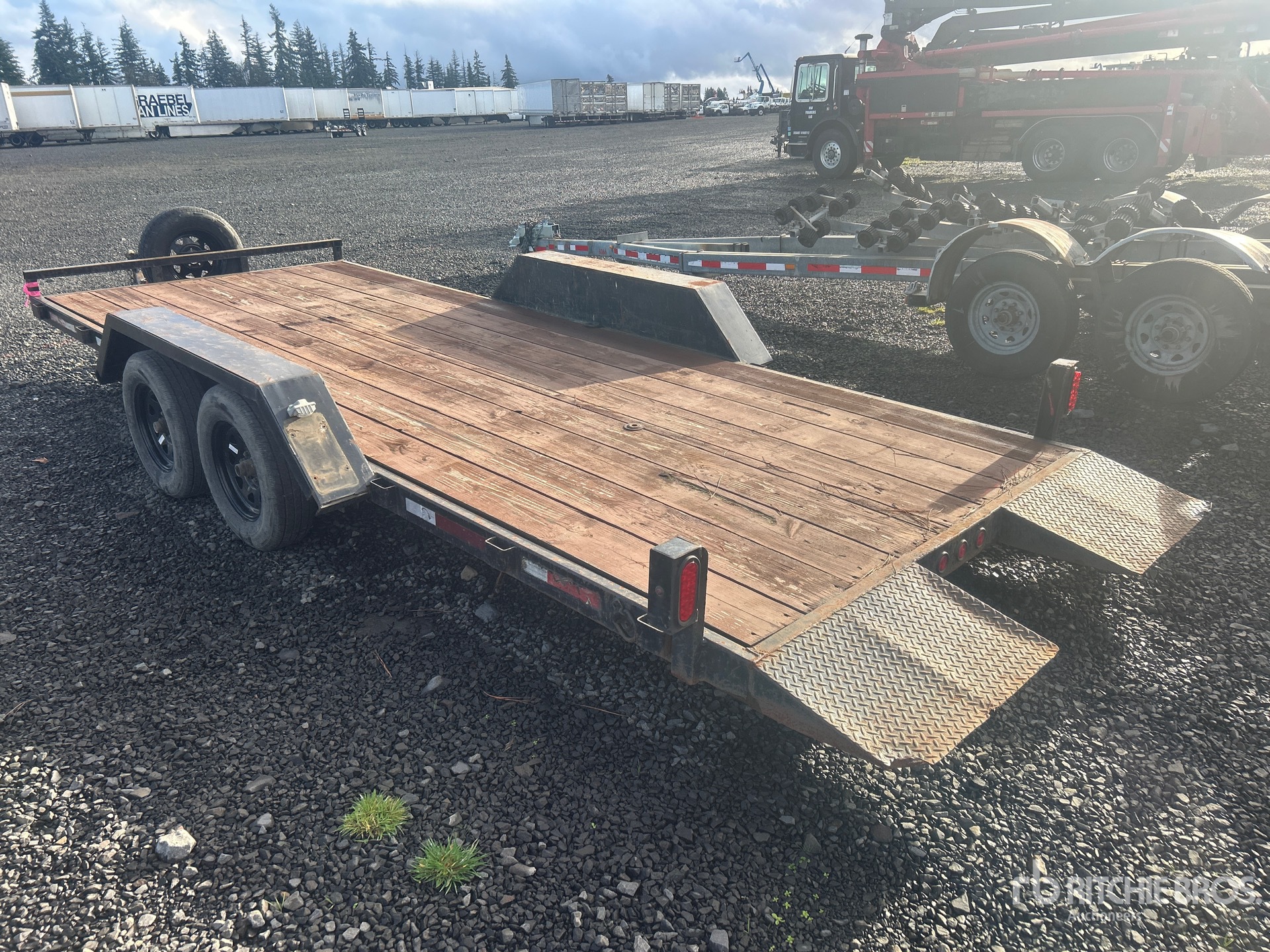 Aspect général with Image, coin arrière gauche