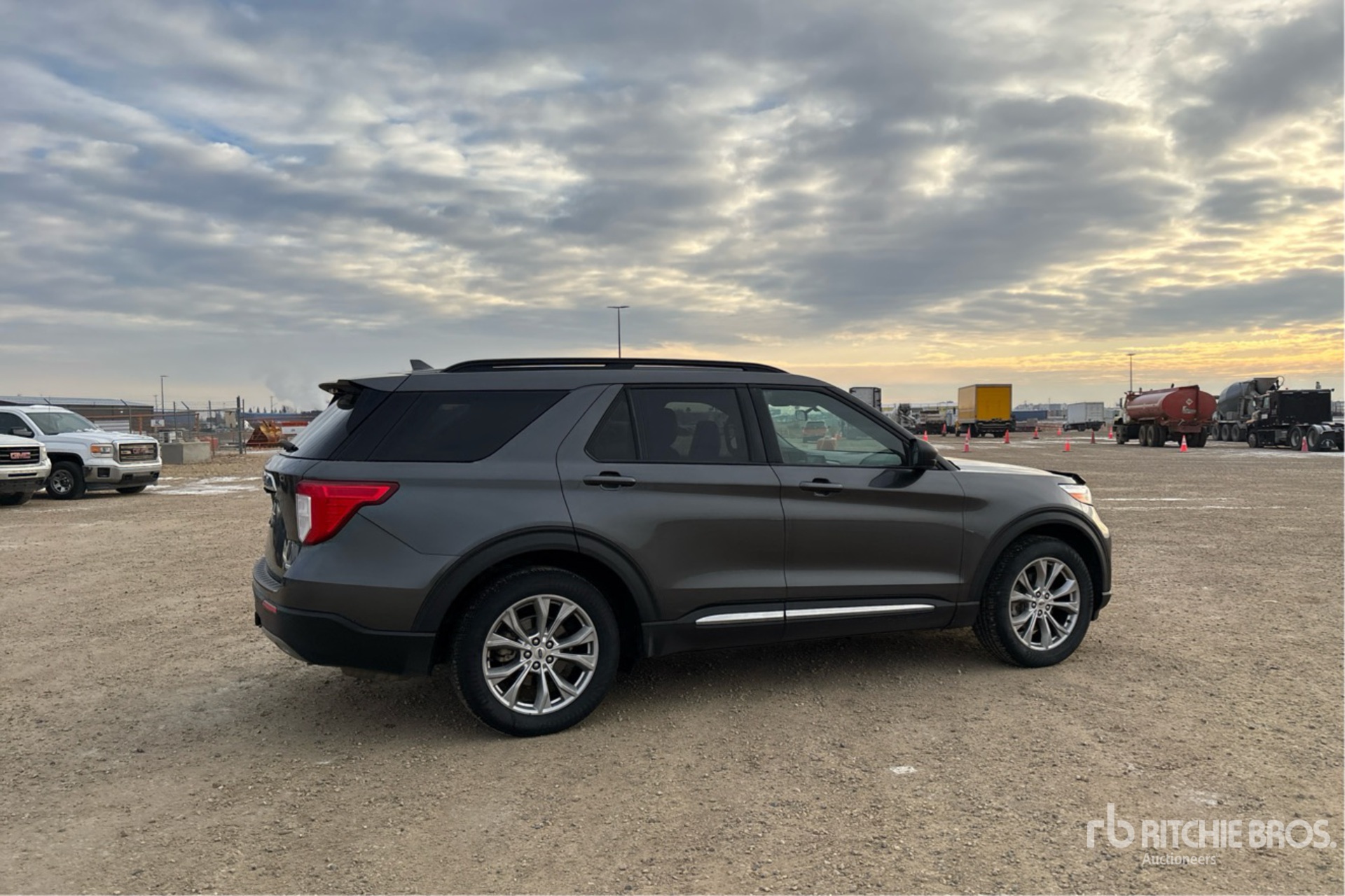 General Appearance with Picture, Right Rear Corner