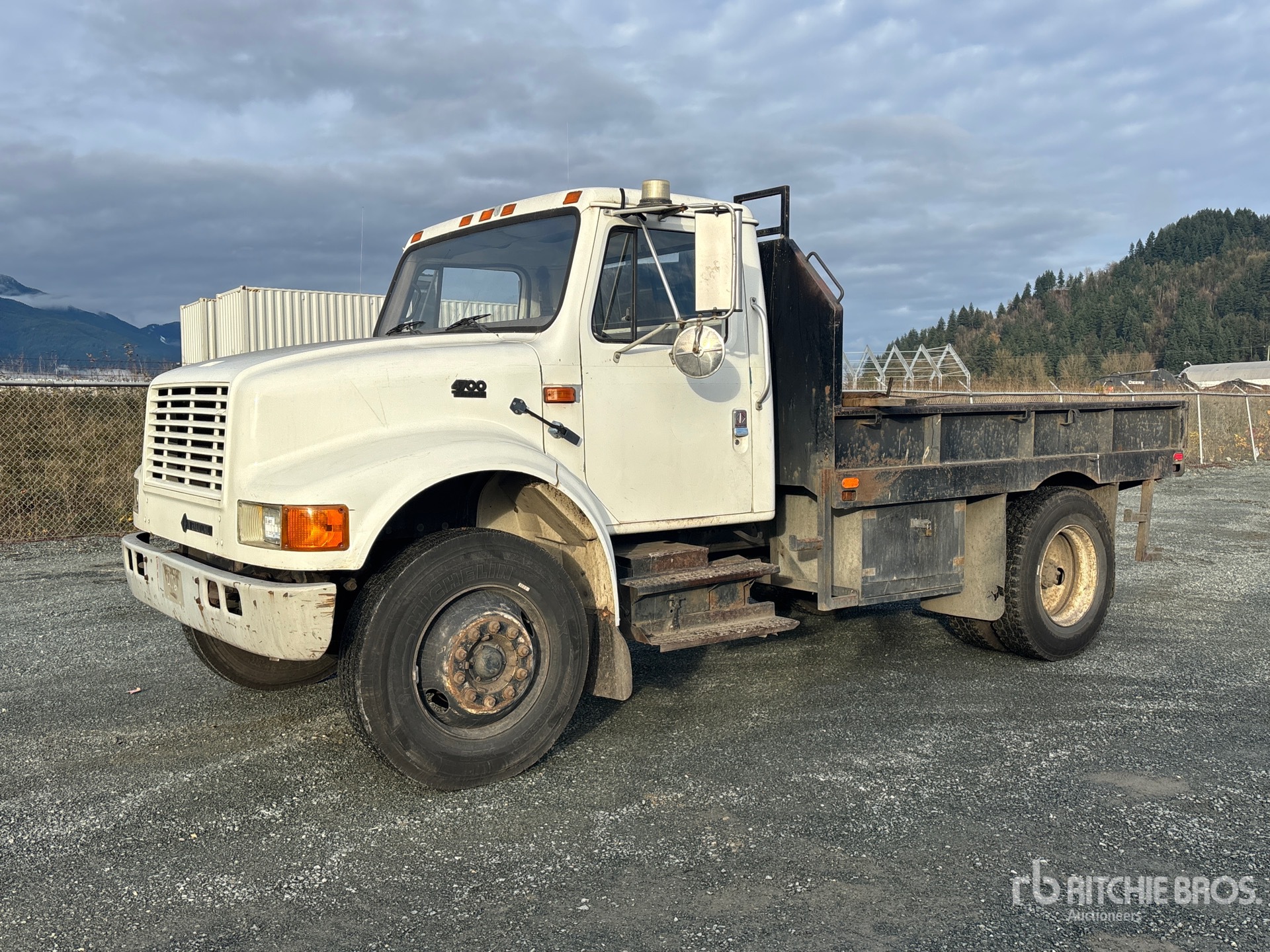 General Appearance with Featured Photo