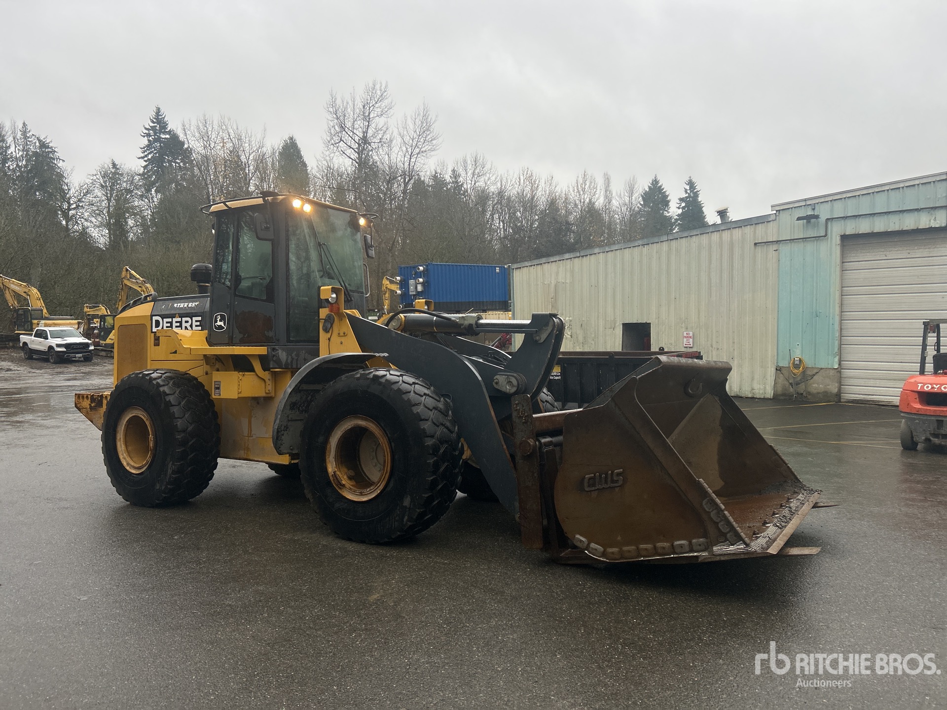 General Appearance with Picture, Right Front Corner