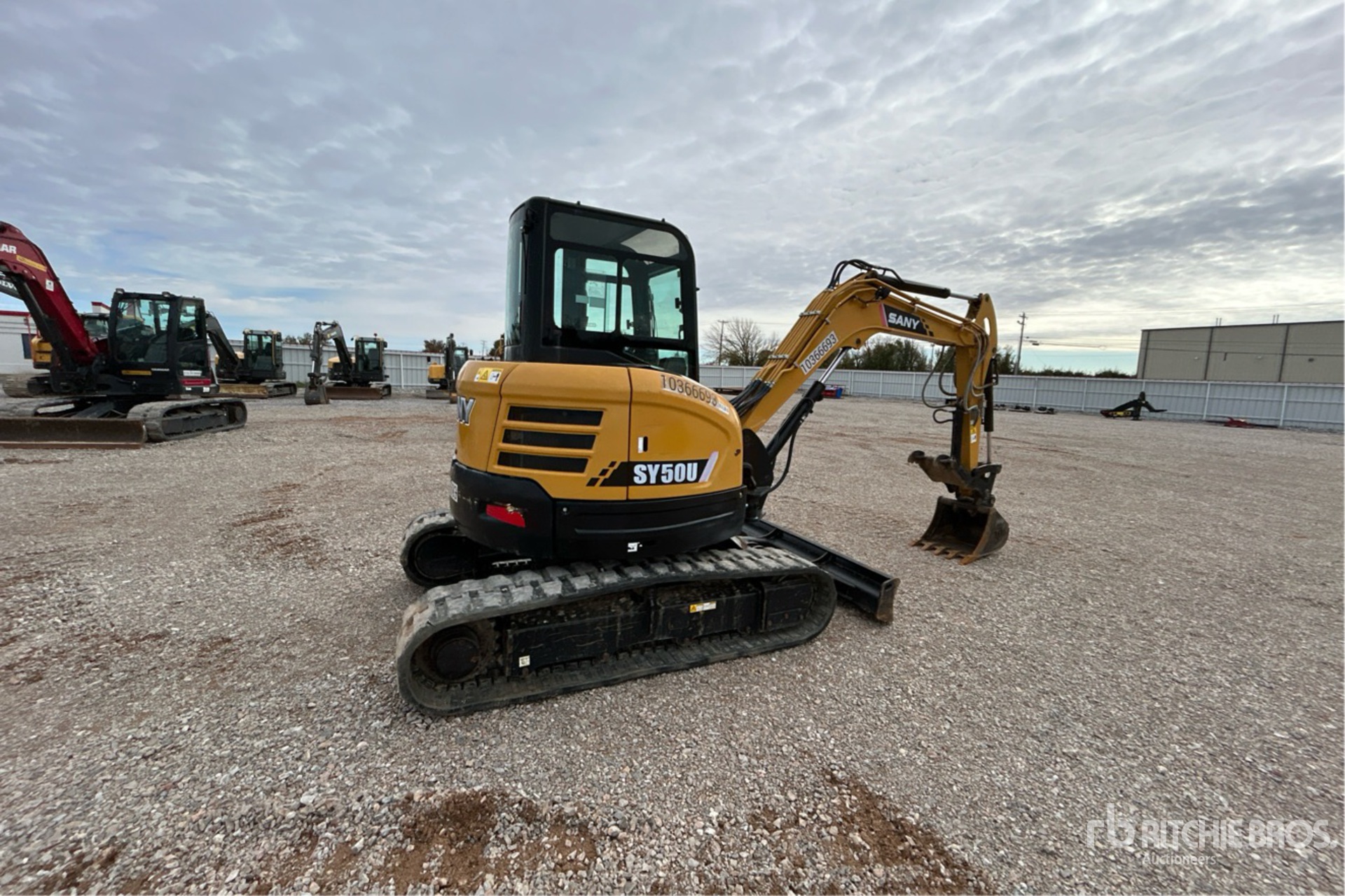 General Appearance with Picture, Right Rear Corner